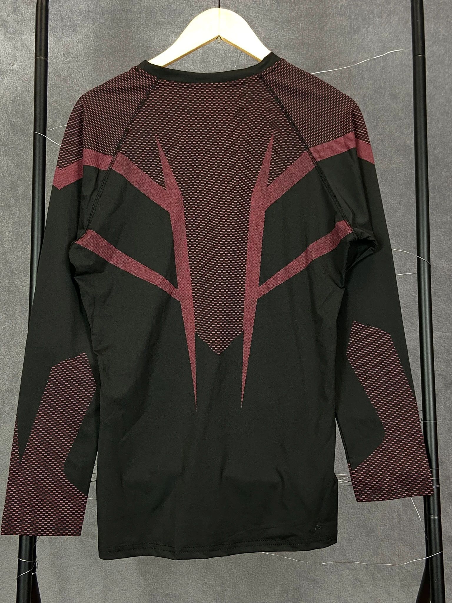 Gymshark Gymshark Red Longsleeve Size M Size US M / EU 48-50 / 2 - 5 Thumbnail