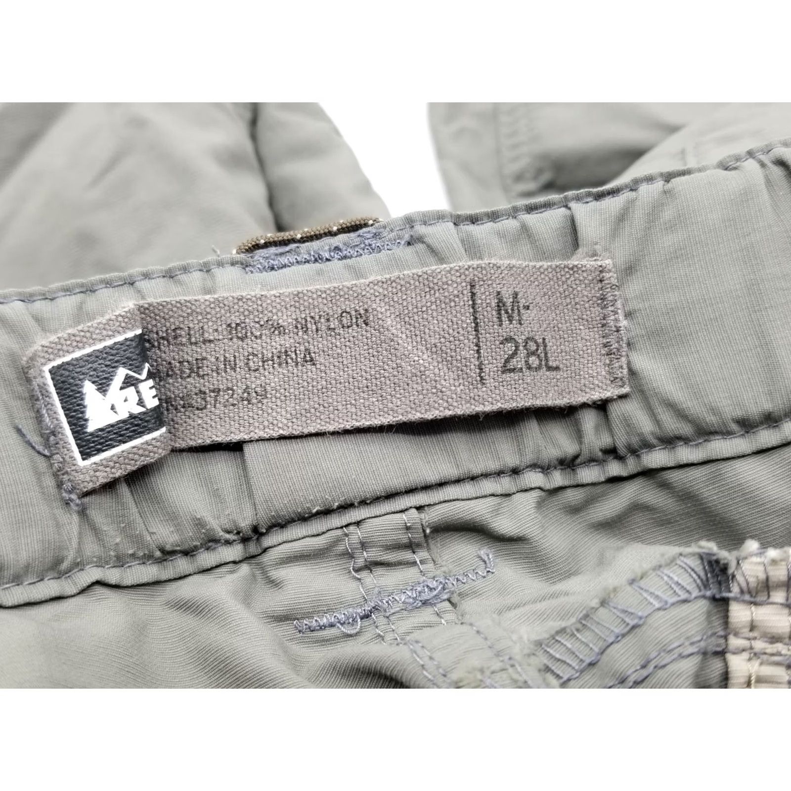 Vintage REI Coop Convertible Pants Mens Medium Gray Nylon Flex Waist Cargo Flat Front Breathable Lightweight Inseam 32in Belt Loops Pockets Olive Gray Size US 31 - 5 Thumbnail
