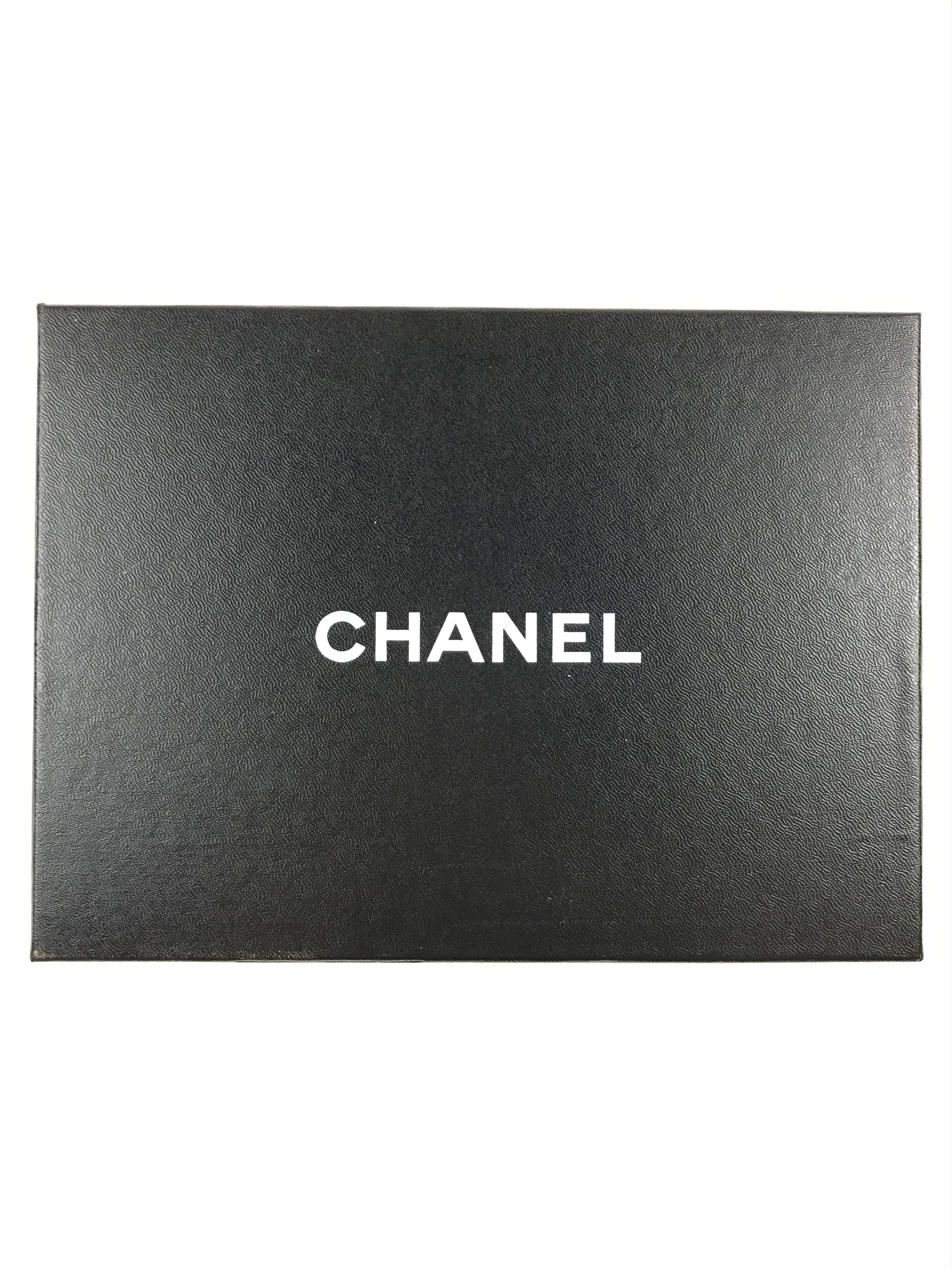 Chanel × Vintage Chanel Pink Embossed Camellia Wallet Zip Around With Box Size ONE SIZE - 3 Thumbnail