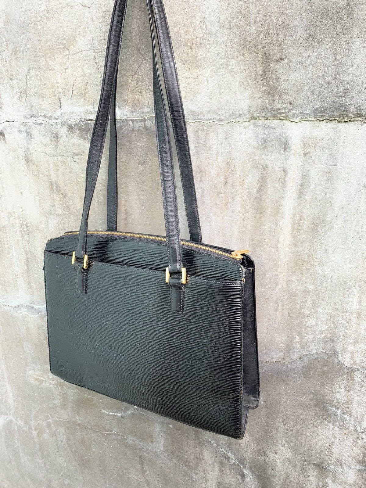 Valentino Epi Leather Black Shoulder Bag Size ONE SIZE - 5 Thumbnail