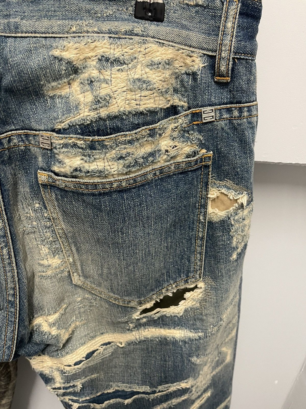 Givenchy Givenchy denim destroyed jeans Size US 30 / EU 46 - 10 Thumbnail