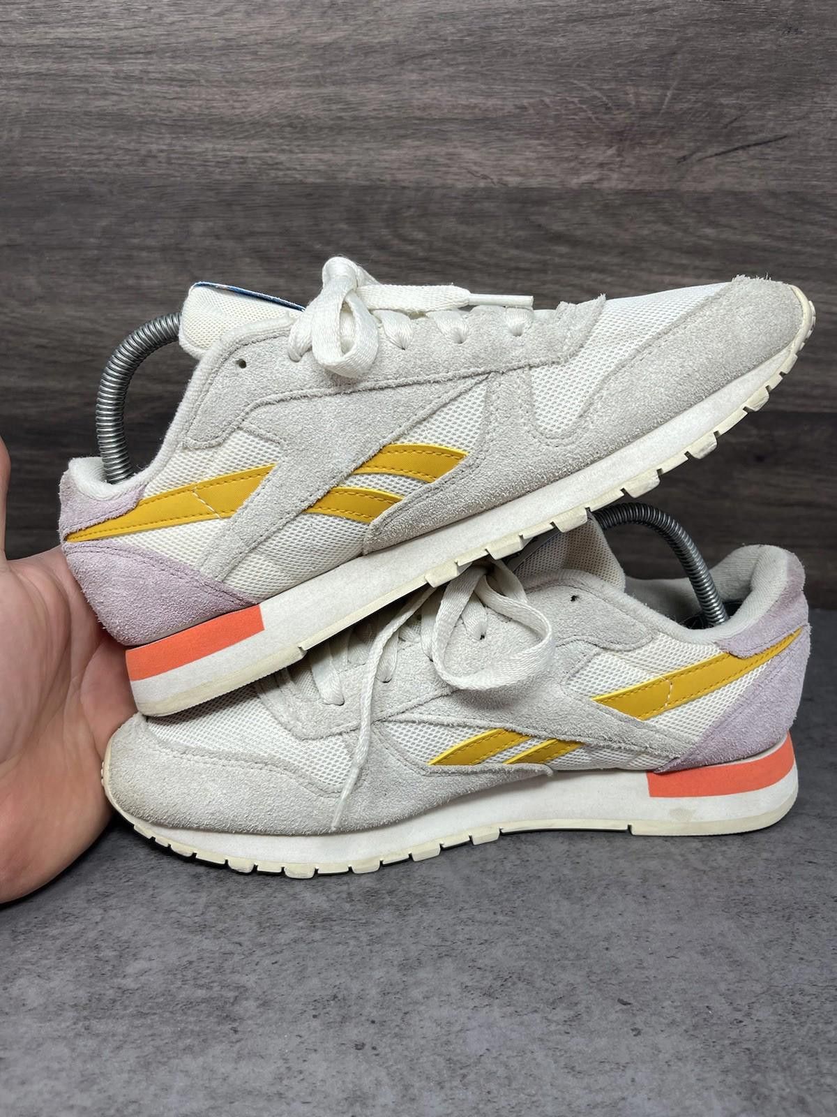 Reebok Reebok Classic Sneakers Womens Size 8 White Multicolor Size US 8 / IT 38 - 7 Thumbnail