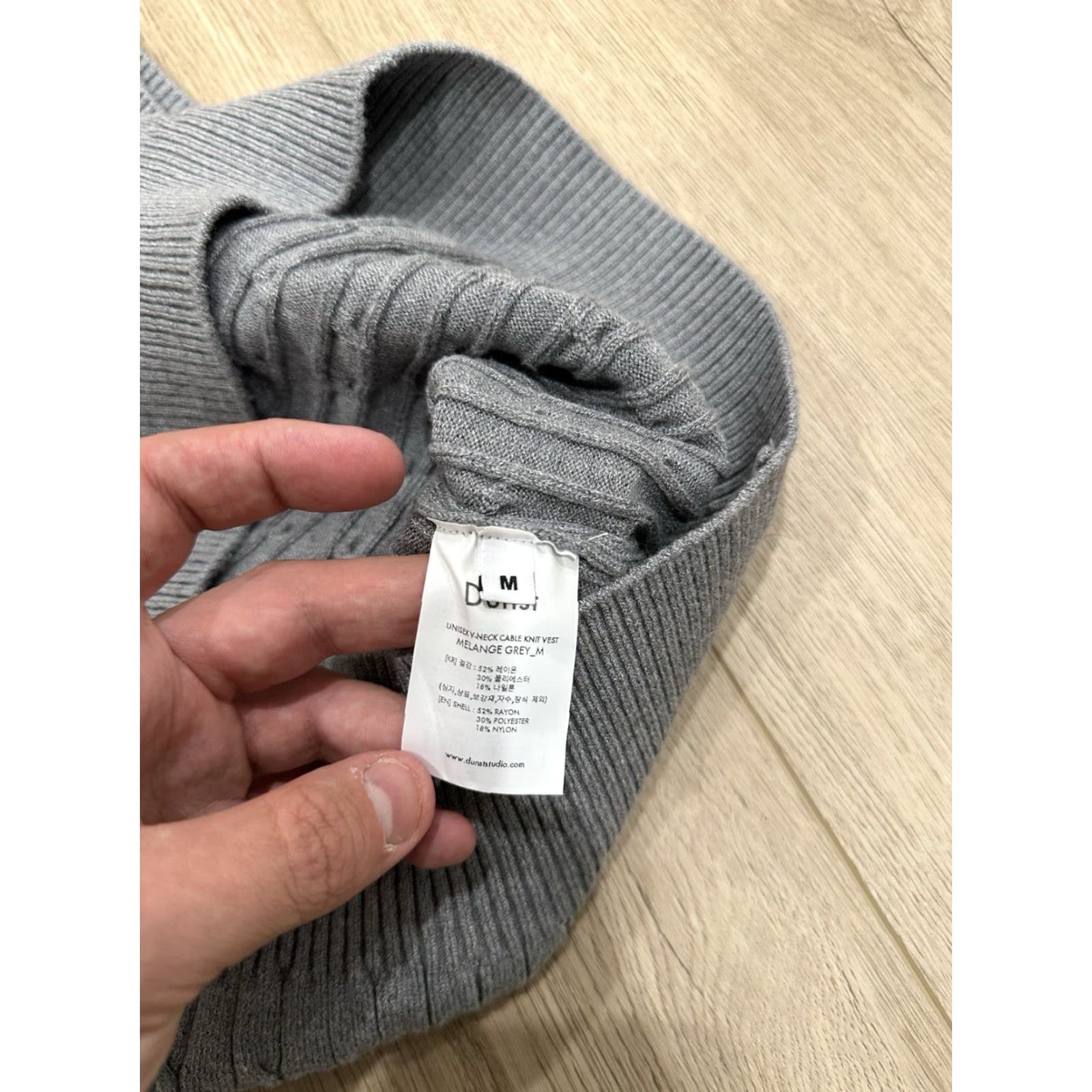 Vintage LUXURY DUNST V- Neck Cable Knit VEST MELANGE Gray SIZE Medium UNISEX KNIT Size US M / EU 48-50 / 2 - 5 Thumbnail