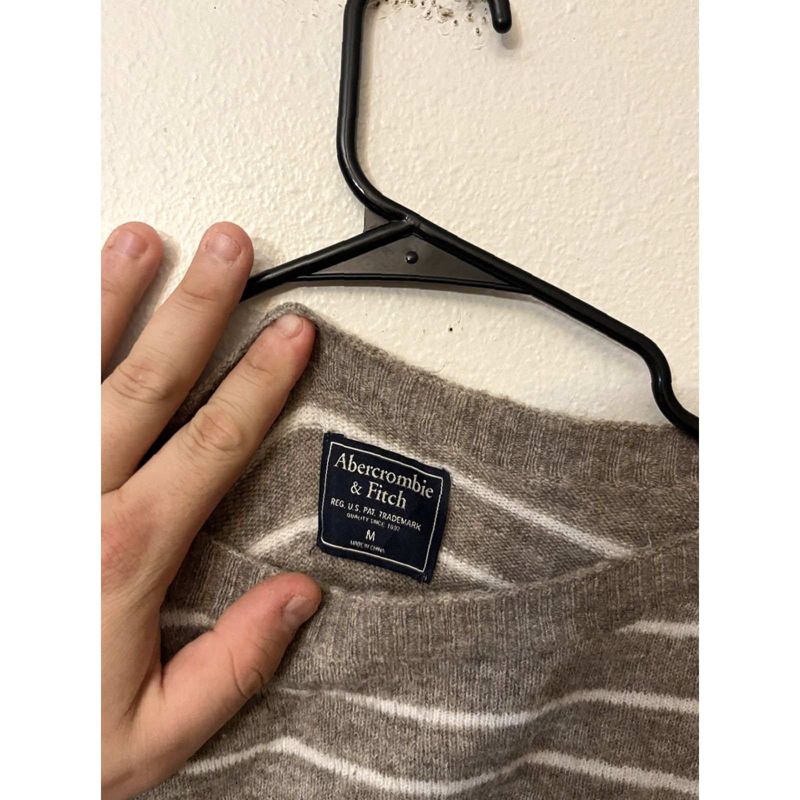Abercrombie & Fitch Abercrombie & Fitch Women's Pullover Sweater M Brown Asymmetrical Sleeve Pockets Casual Classic Preppy Size M / US 6-8 / IT 42-44 - 2 Thumbnail