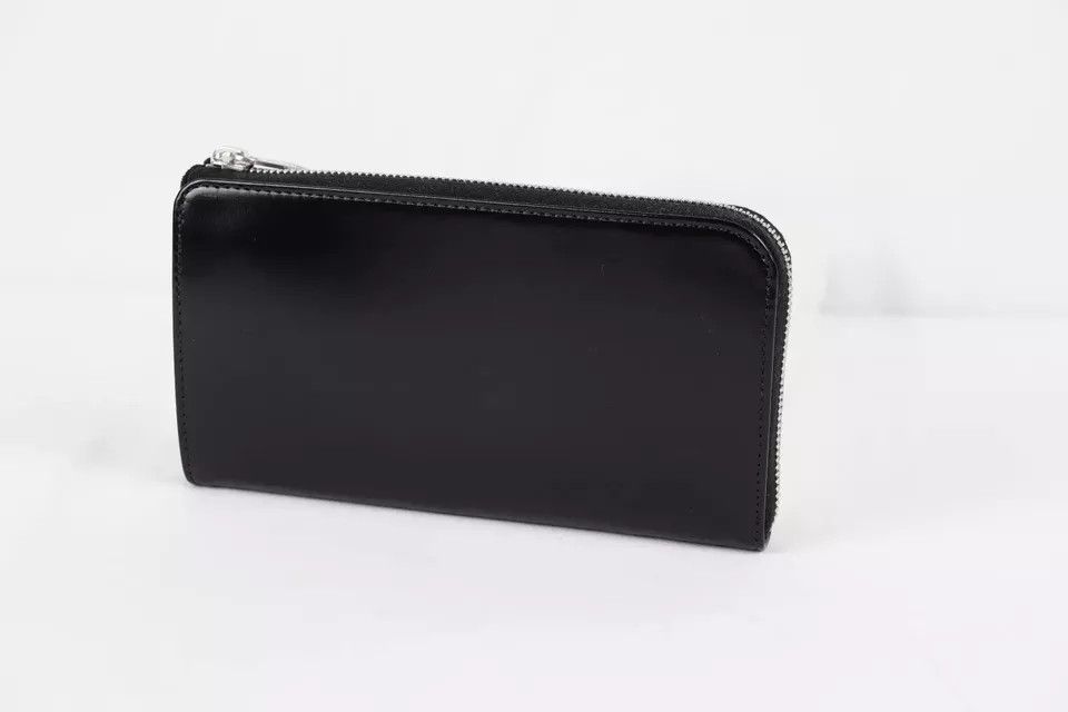 Maison Margiela o1rshd1 Size: OS / Logo Zip Wallet in Black Size ONE SIZE - 5 Thumbnail