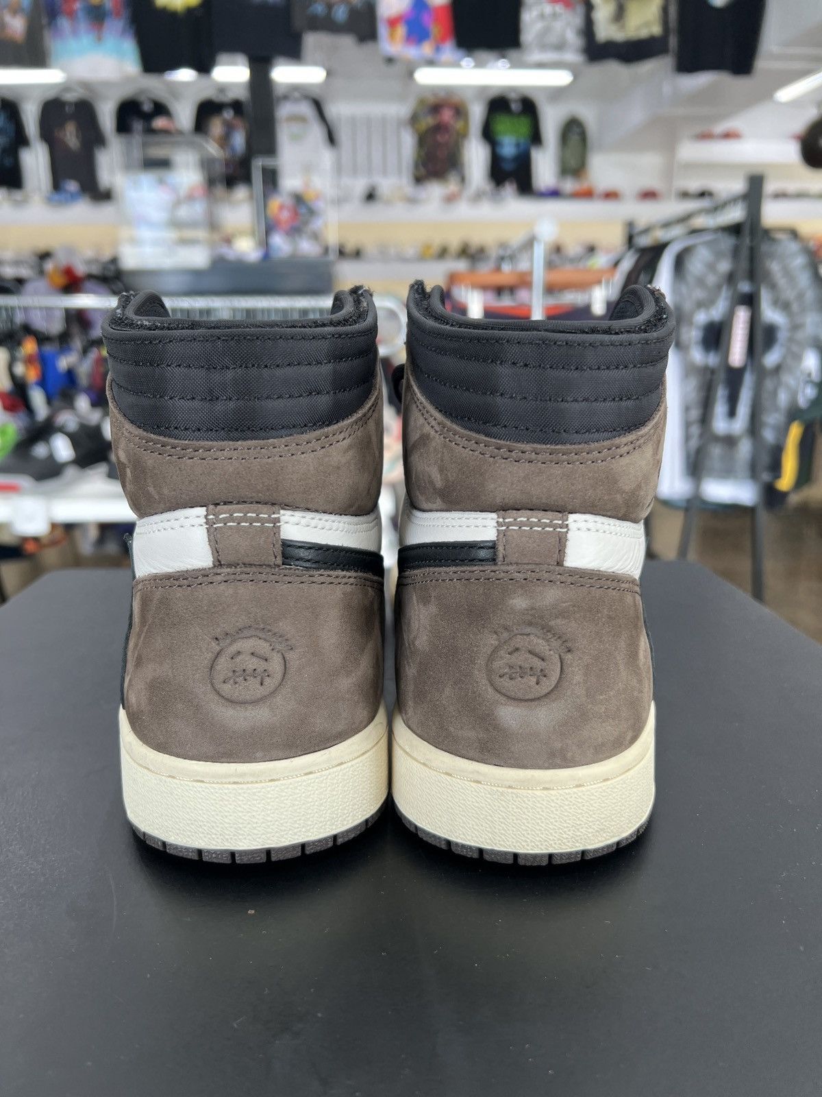 Jordan Brand × Travis Scott Air Jordan 1 High Travis Scott Mocha Sz. 9.5 (2019) Size US 9 / EU 42 - 5 Thumbnail