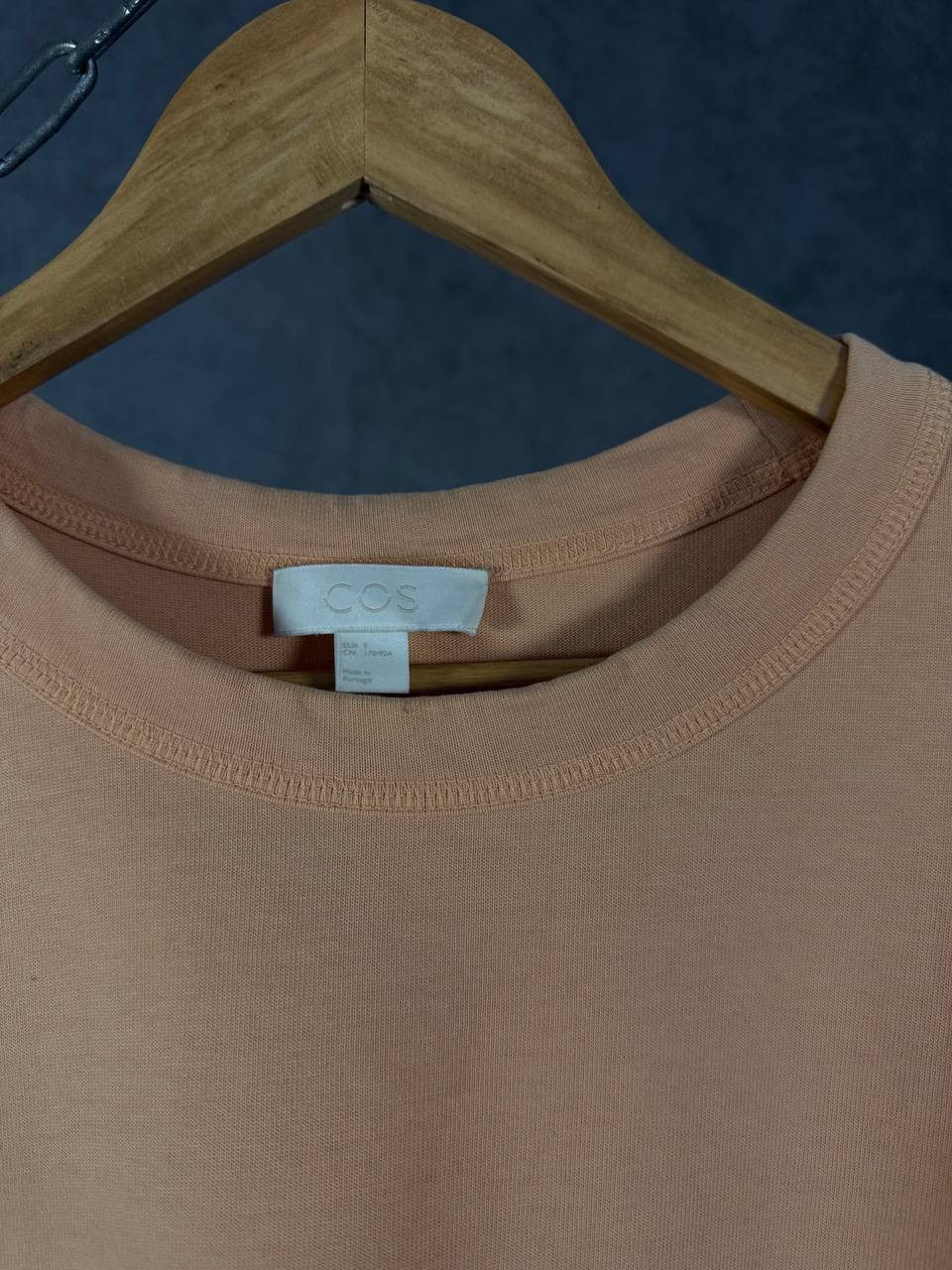 Cos COS designer relaxed/oversized tee Size US S / EU 44-46 / 1 - 3 Thumbnail