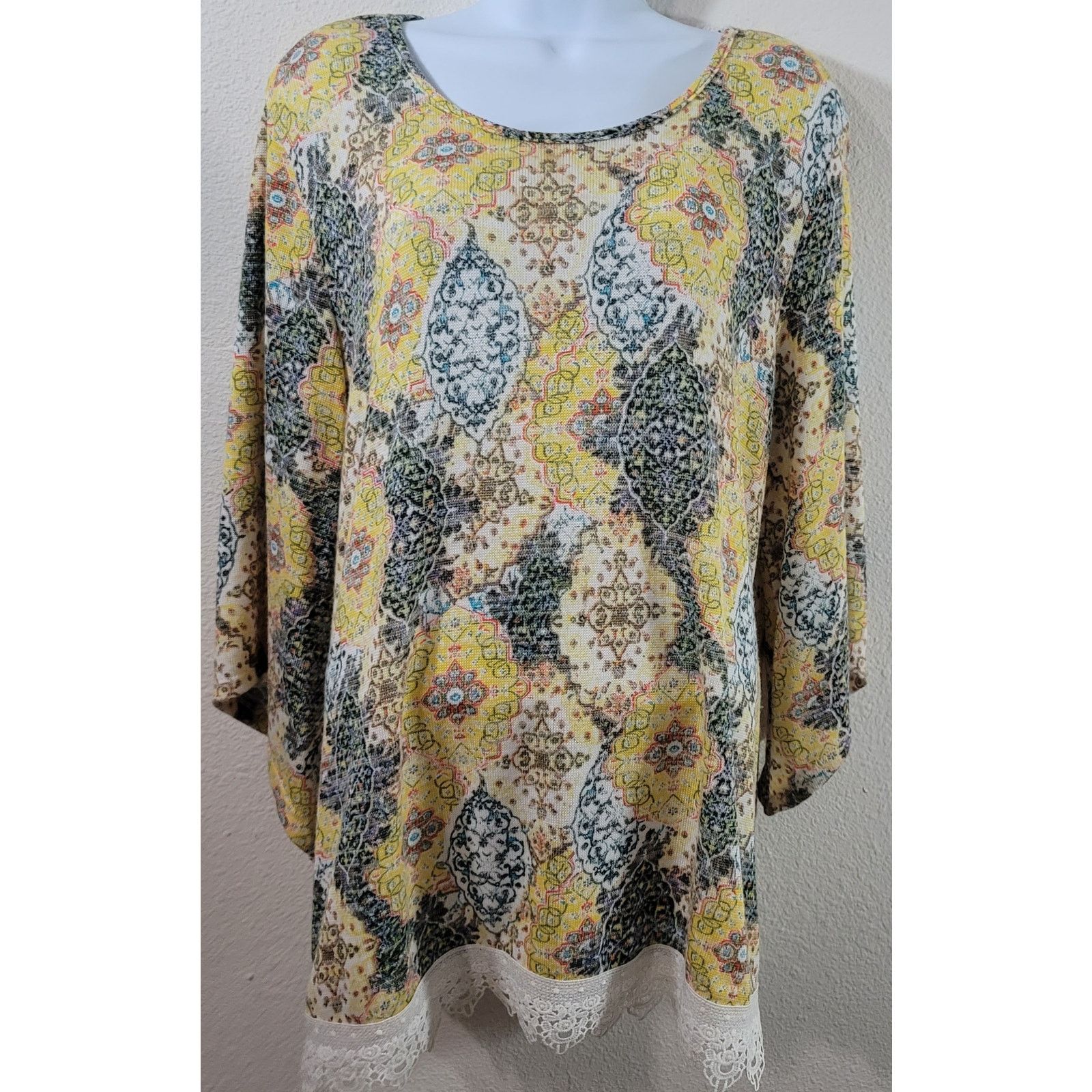 Other NY Collection Yellow Floral Print Lace Trimmed Hem Top PXL Size XL / US 12-14 / IT 48-50 - 1 Thumbnail