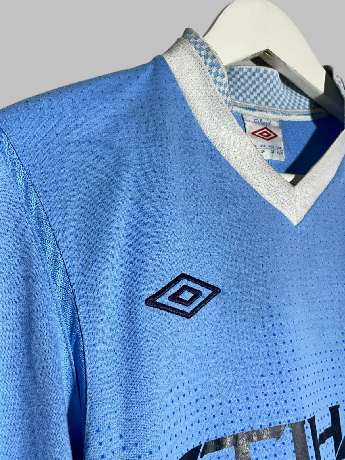Umbro Manchester City Umbro 2011/12 Home Long Sleeve Soccer Jersey Size US S / EU 44-46 / 1 - 4 Thumbnail