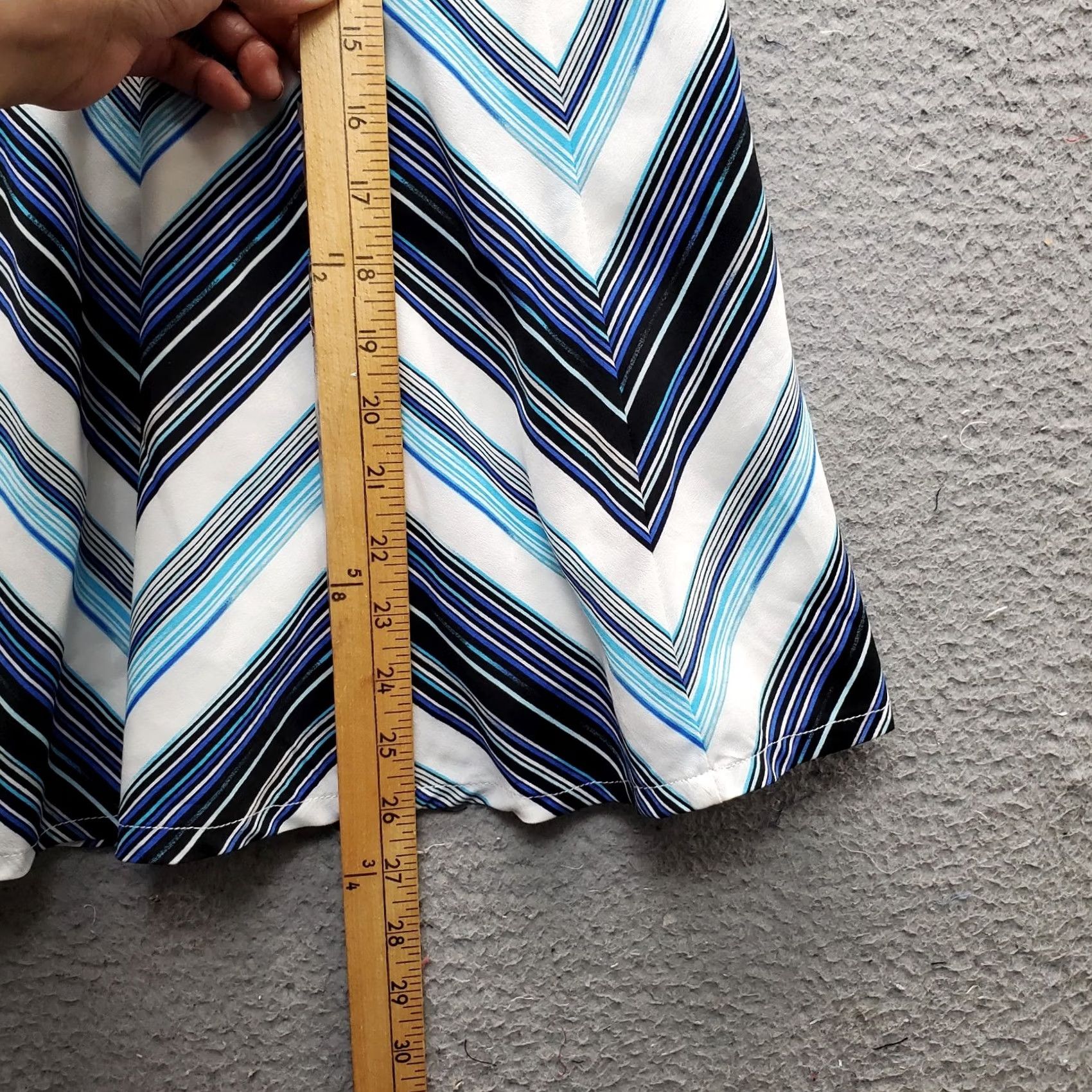 White House Black Market White House Black Market Mini Dress Womens 00 Multi Chevron Print Spaghetti Strap Sleeveless Square Neck Short Dress Size XXS / US 00 / IT 34 - 4 Thumbnail