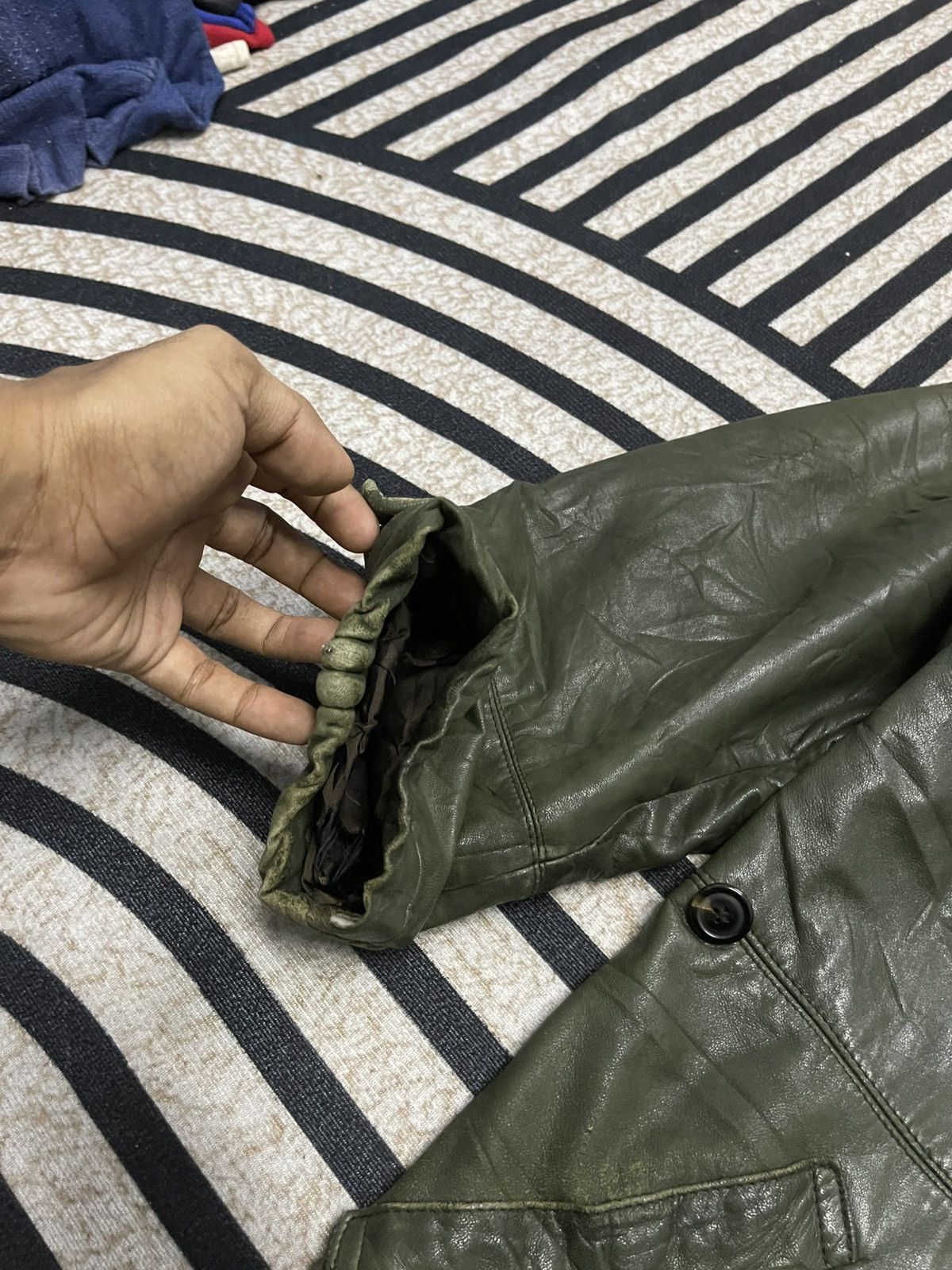 Issey Miyake VINTAGE 90s ISSEY MIYAKE SHEEPSKIN LEATHER JACKET DARK GREEN Size US M / EU 48-50 / 2 - 6 Thumbnail