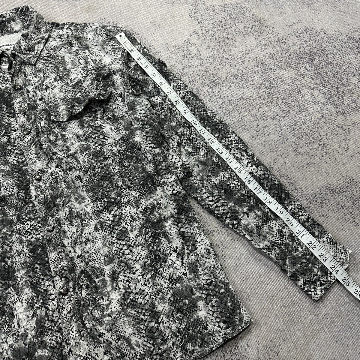 semanticdesign Semanticdesign snake design shirts Size US L / EU 52-54 / 3 - 6 Thumbnail