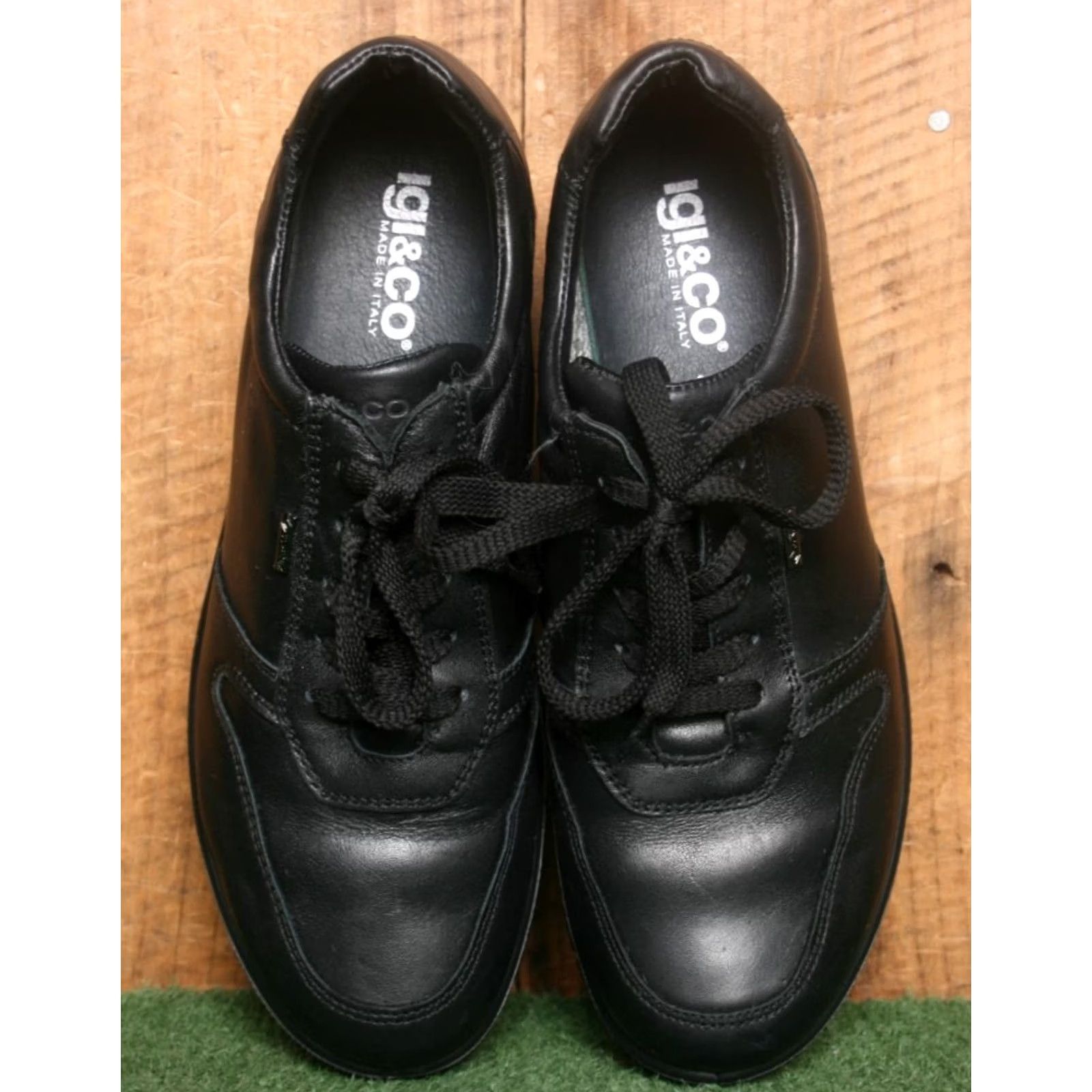 Vintage IGI&CO. Black Leather Gore-Tex Sneakers EUR 40 UK 7 US 9 Womens Sneaker Black Leather Gore-Tex Lace Up 40 9 Size US 9 / IT 39 - 4 Thumbnail