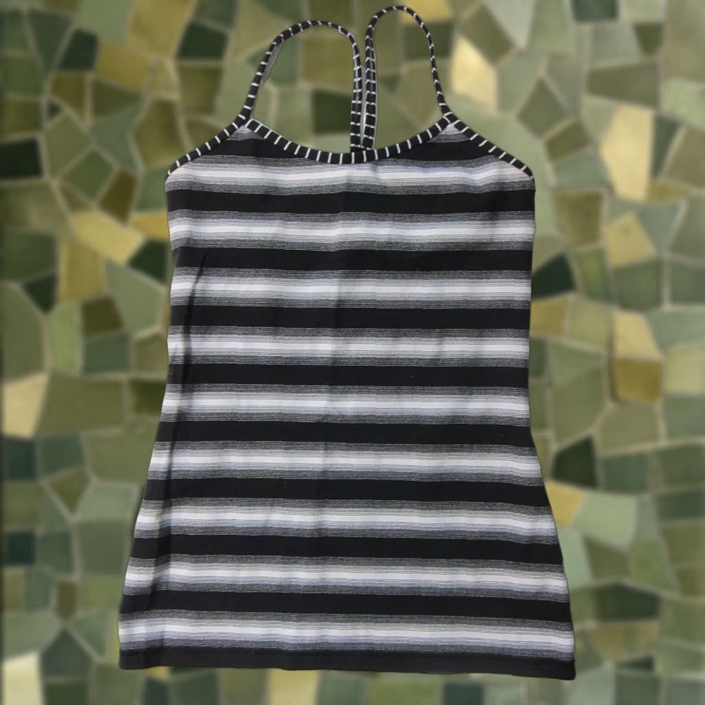 Lululemon VINTAGE Lululemon Black White Stretch Racerback Yoga Run Built In Bra Tank Top Women S Size S / US 4 / IT 40 - 1 Thumbnail