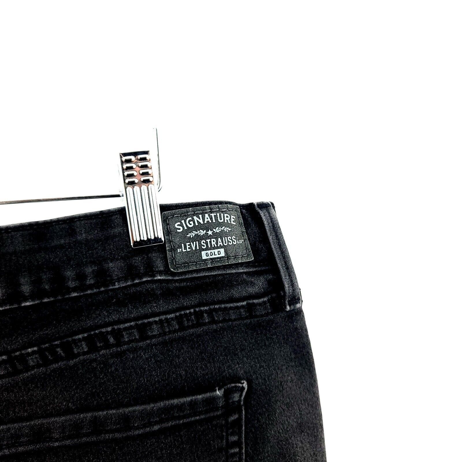 Levi's Levi's Signature Black Totally Shaping Straight Denim Women' Size 36" / US 14 / IT 50 - 4 Thumbnail