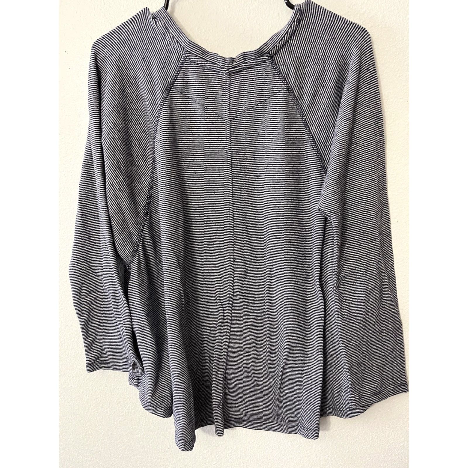 Tommy Hilfiger Tommy Hilfiger Sport Shirt Womens Large Blue Striped Long Sleeve Scoop Neck Size L / US 10 / IT 46 - 3 Thumbnail