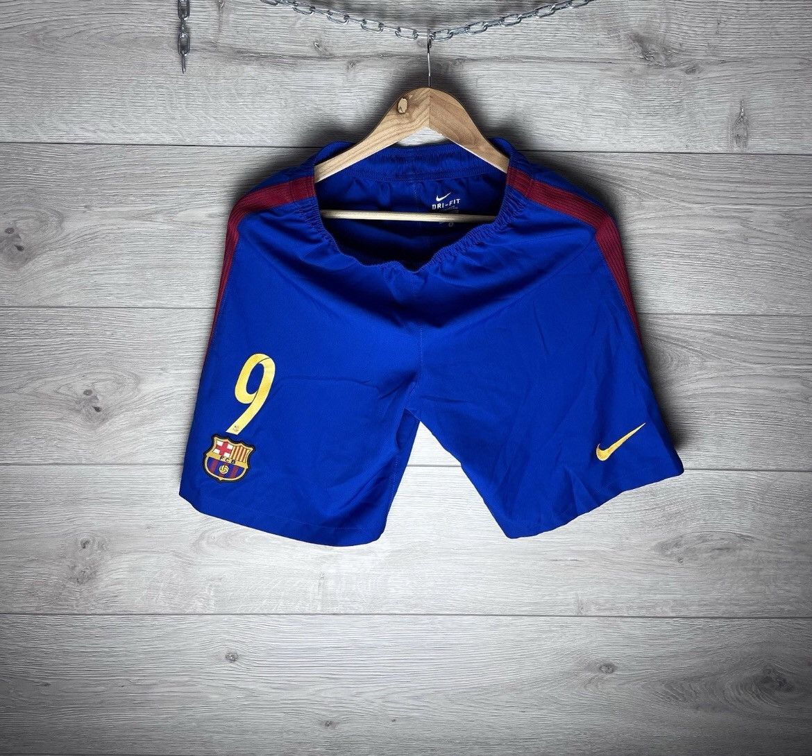 Nike Vintage football short Nike FC Barcelona size S #9 Suares Size US 30 / EU 46 - 1 Thumbnail