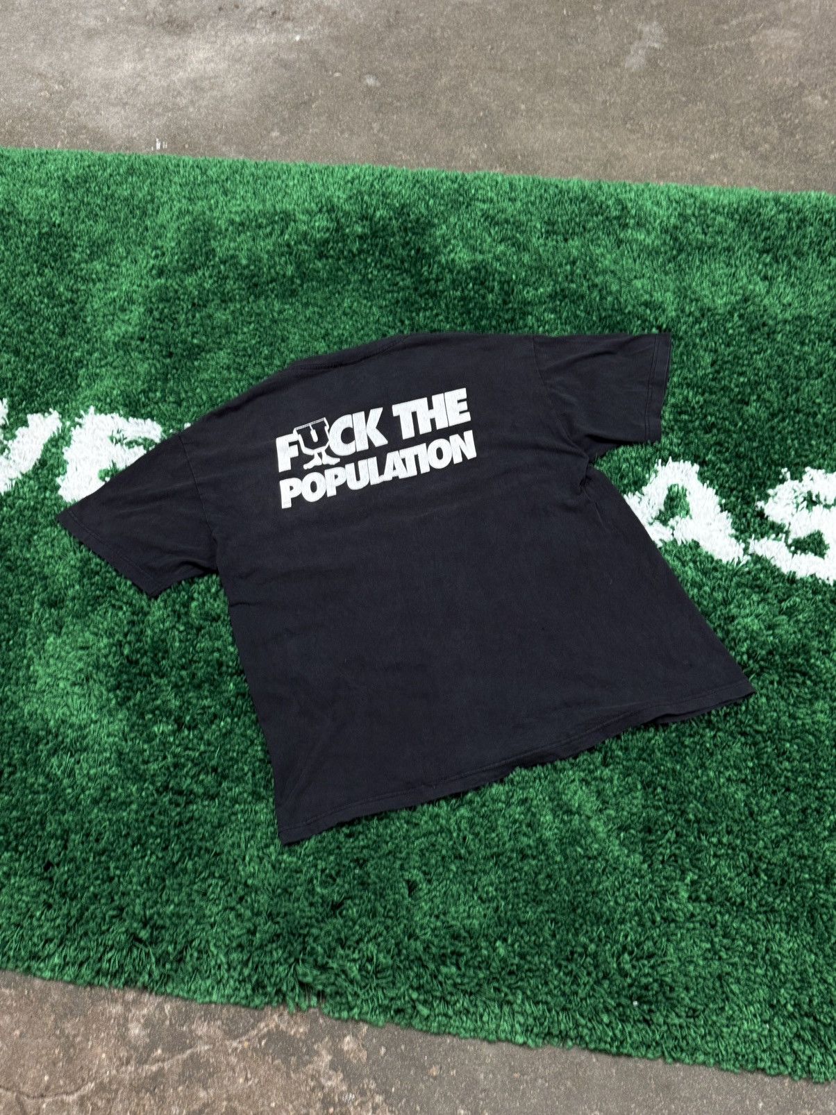 Fuck The Population × Undefeated Fuck The Population x Undefeated Logo Tee Black XL Size US XL / EU 56 / 4 - 1 Thumbnail