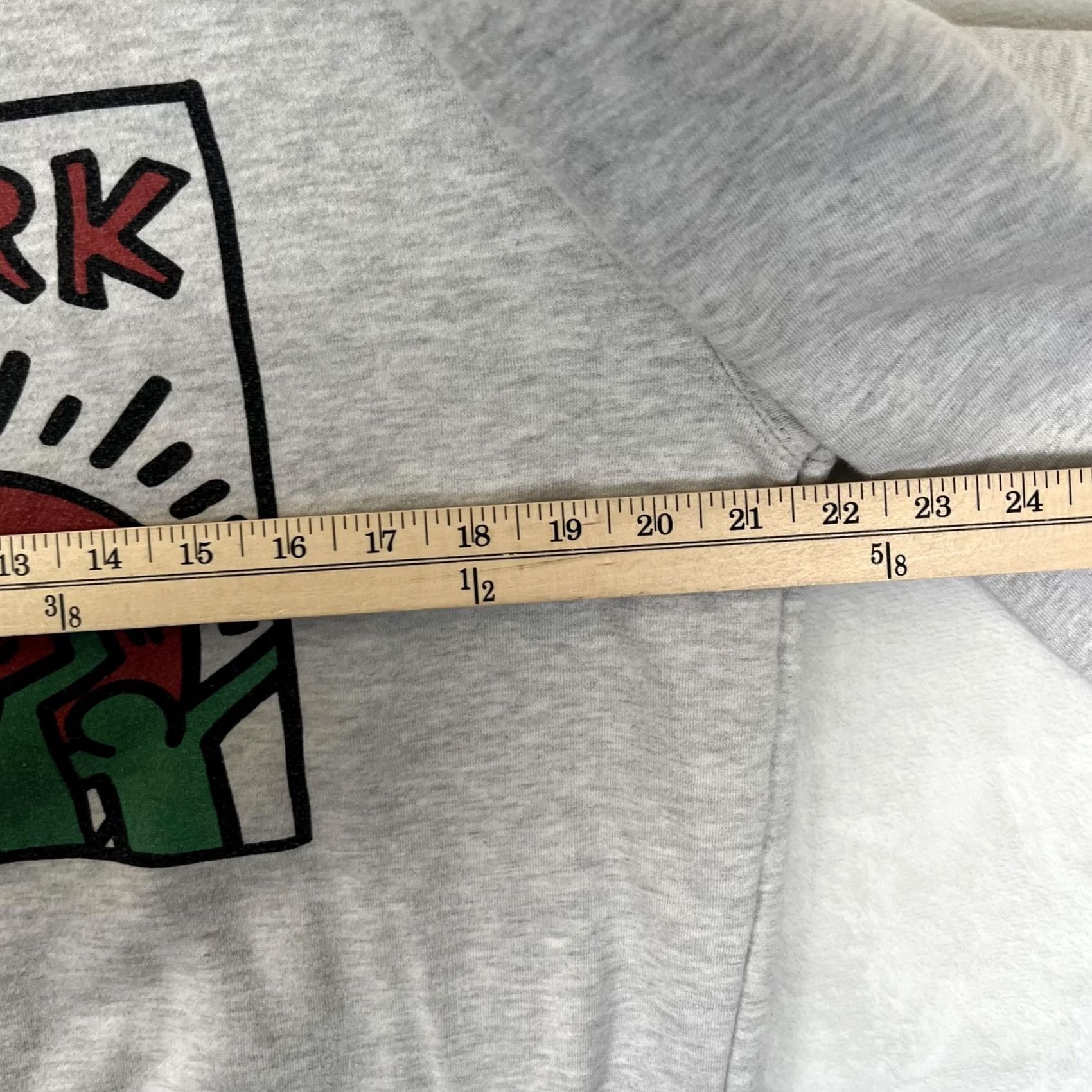 Apple K. Haring Sweatshirt Mens Small Gray New York Apple Graphic Fleece Crewneck Size US S / EU 44-46 / 1 - 6 Thumbnail