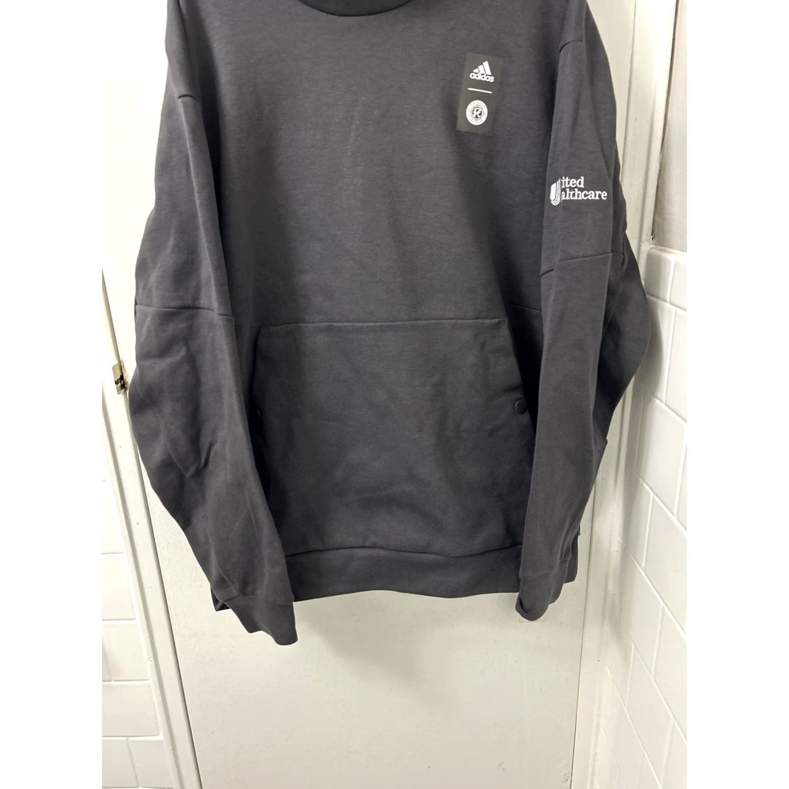 Adidas adidas Hoodie Mens L Black Pullover Long Sleeve Pocket NWT Logo Size US L / EU 52-54 / 3 - 3 Thumbnail