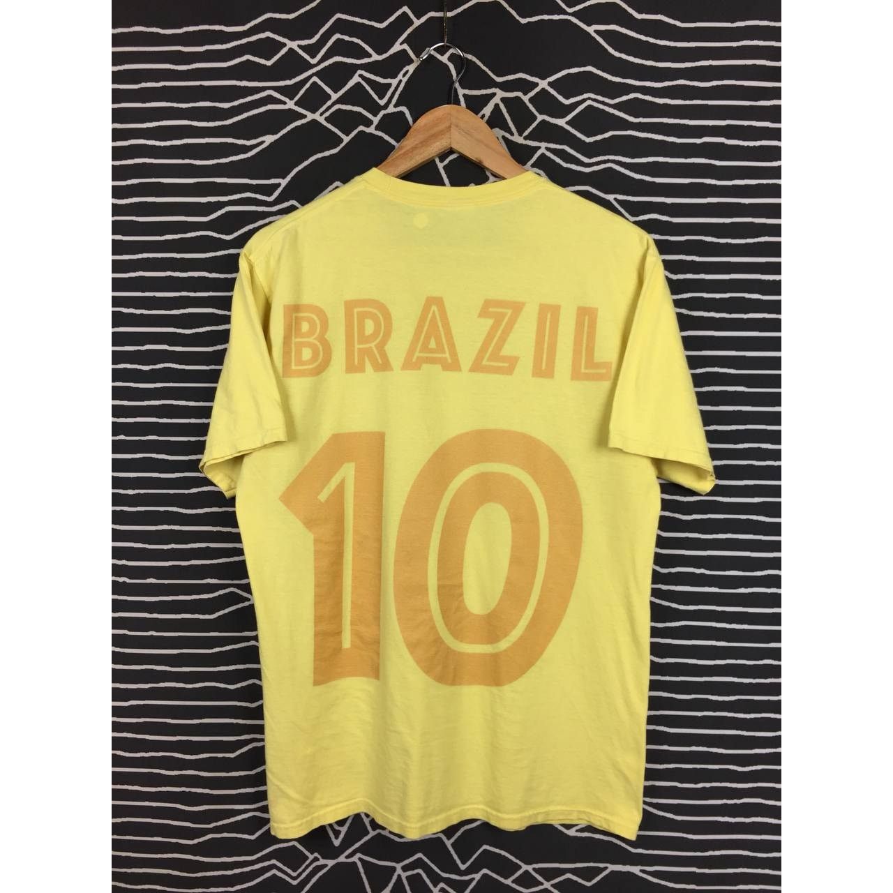 Vintage Vtg Brazil Selecao Brace Yourself The Sixth is Coming Tee Size US M / EU 48-50 / 2 - 5 Thumbnail