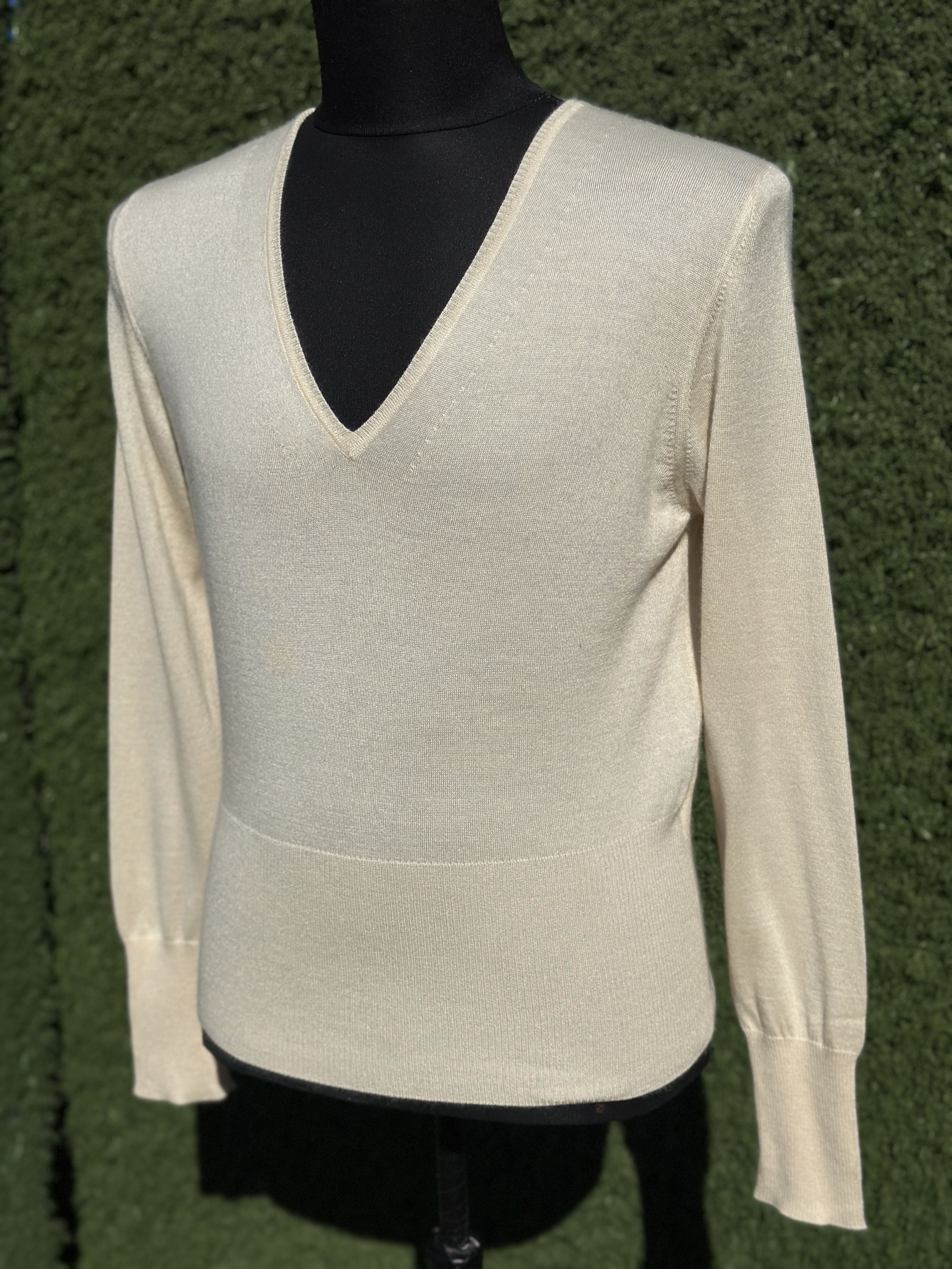 Brunello Cucinelli Brunello Cucinelli Cashmere V-Neck Sweater Tailored Size M Size M / US 6-8 / IT 42-44 - 4 Thumbnail
