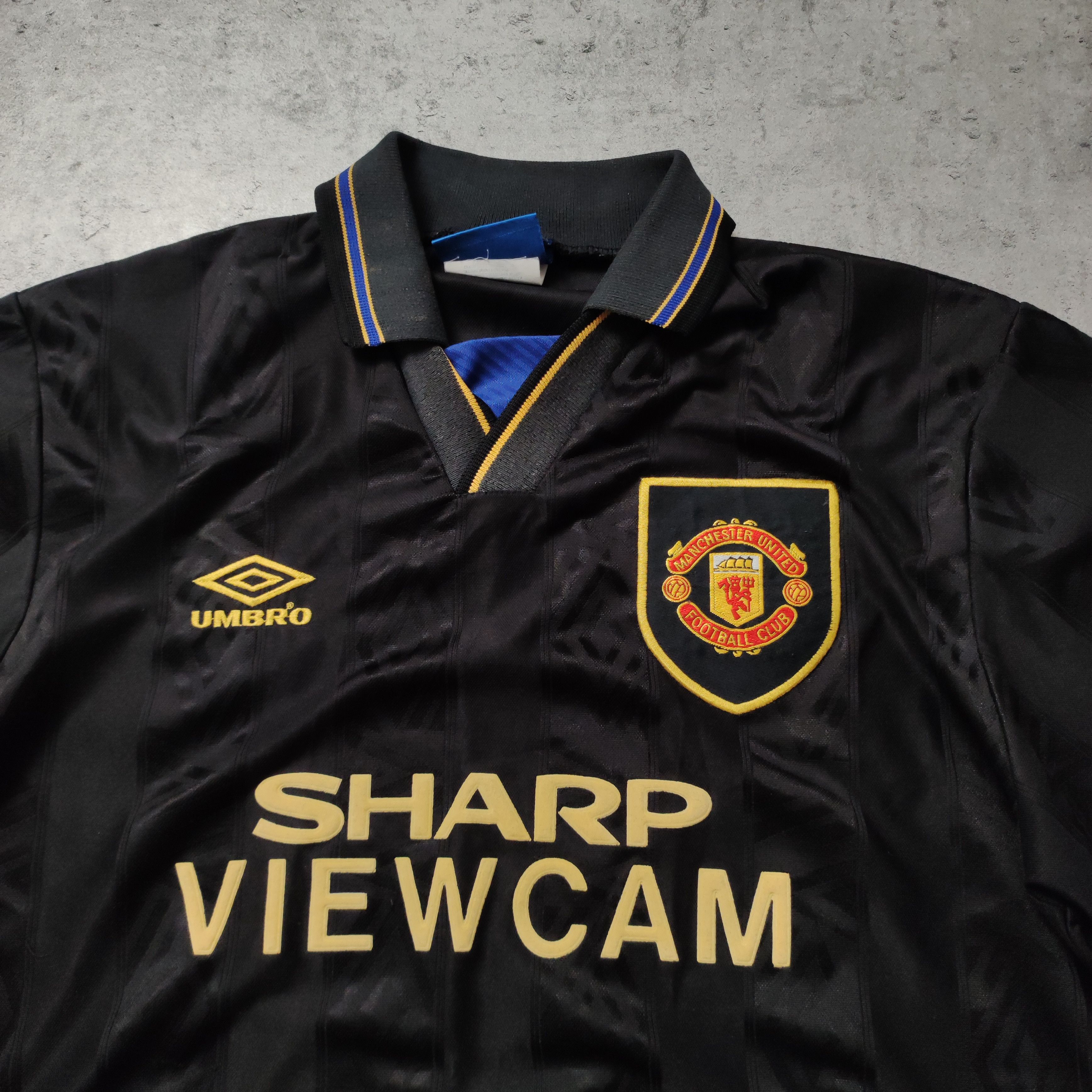 Vintage RARE OG 1993 Umbro x Manchester United Away Football Kit Size US L / EU 52-54 / 3 - 4 Thumbnail