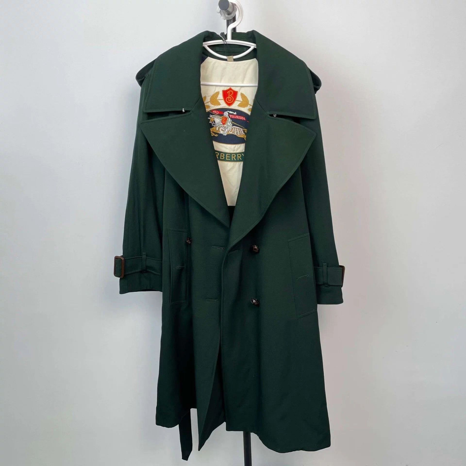 Burberry Burberry Green Coat Size M / US 6-8 / IT 42-44 - 1 Thumbnail