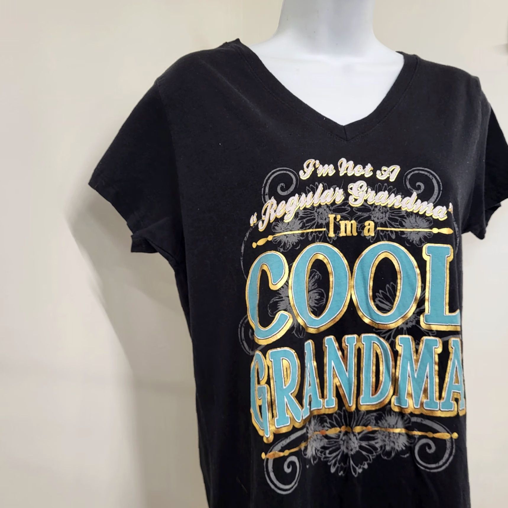 Walmart Walmart T-Shirt Womens 12/14 Regular Black Short Sleeve I Love Grandma I'm Not a Regular Grandma Cool Grandma Crew Neck Jersey 100% Cotton Size XL / US 12-14 / IT 48-50 - 3 Thumbnail