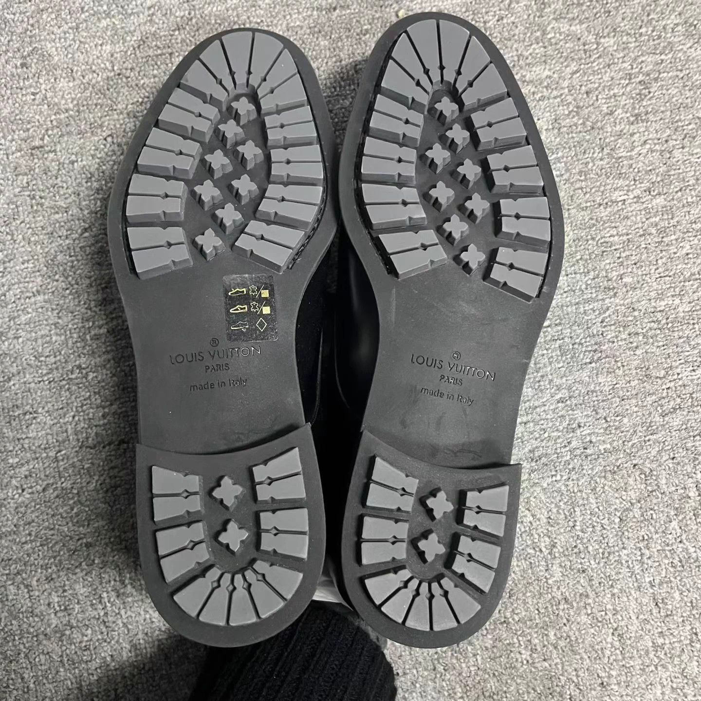 Louis Vuitton LV Black Cowhide Round Toe Lace-up Dress Shoes 7.5 Size US 7.5 / EU 40-41 - 6 Thumbnail