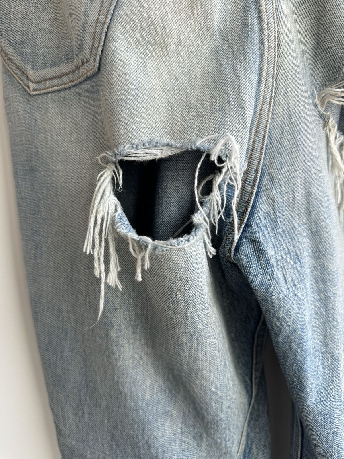 Balenciaga BALENCIAGA FALL22 RUNWAY DESTROYED SKATER DENIM JEANS RARE Size US 30 / EU 46 - 11 Thumbnail