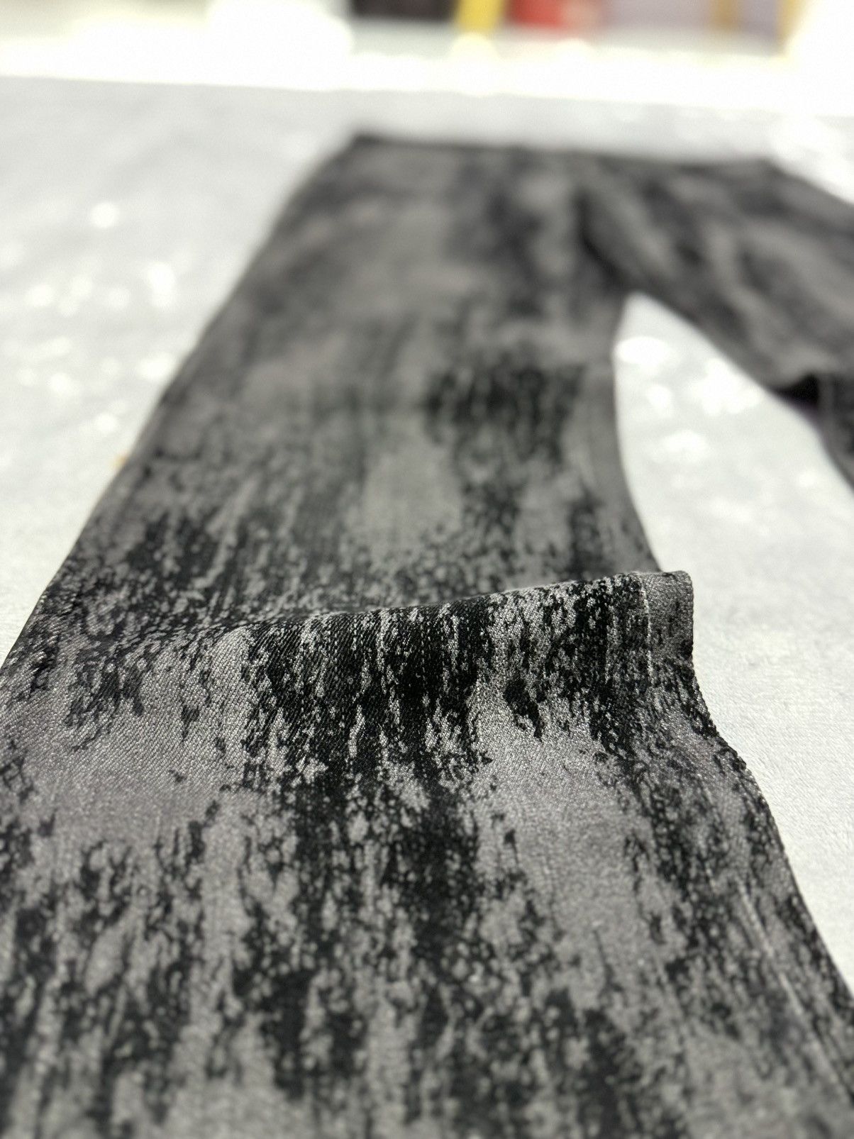 GOSTAR DE FUGA × Japanese Brand × Tornado Mart Custom Culture Japan Velvet-Treated Textured Flare Jeans Size US 32 / EU 48 - 10 Thumbnail