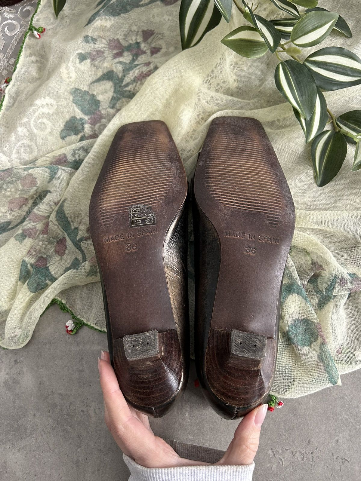 Vintage Vintage archival kitten heels like miu miu gold washed y2k Size US 6 / IT 36 - 7 Thumbnail