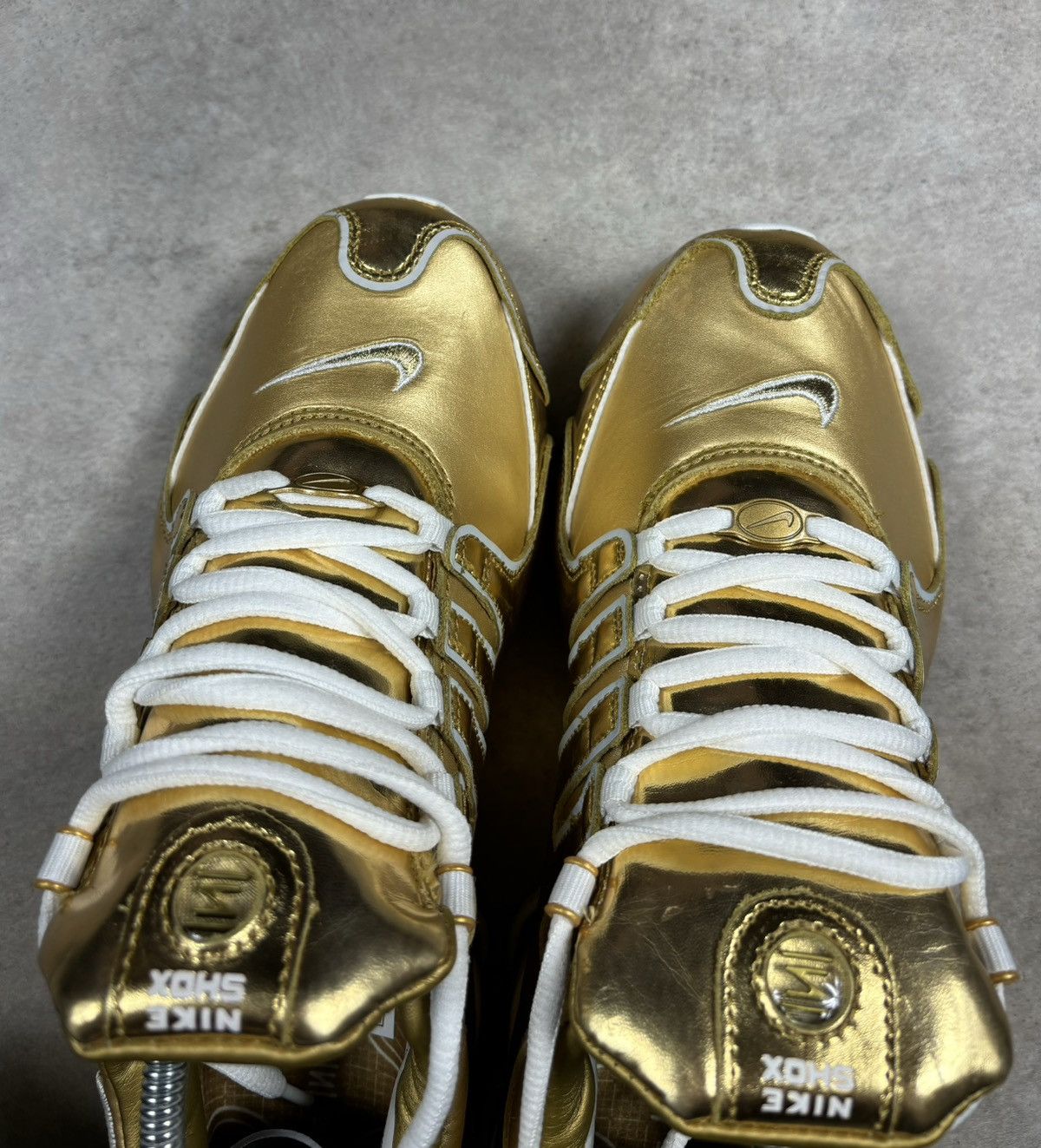 Nike RARE 2007 vintage never worn gold Nike Shox NZ Oro Bianco Size US 7.5 / IT 37.5 - 8 Thumbnail