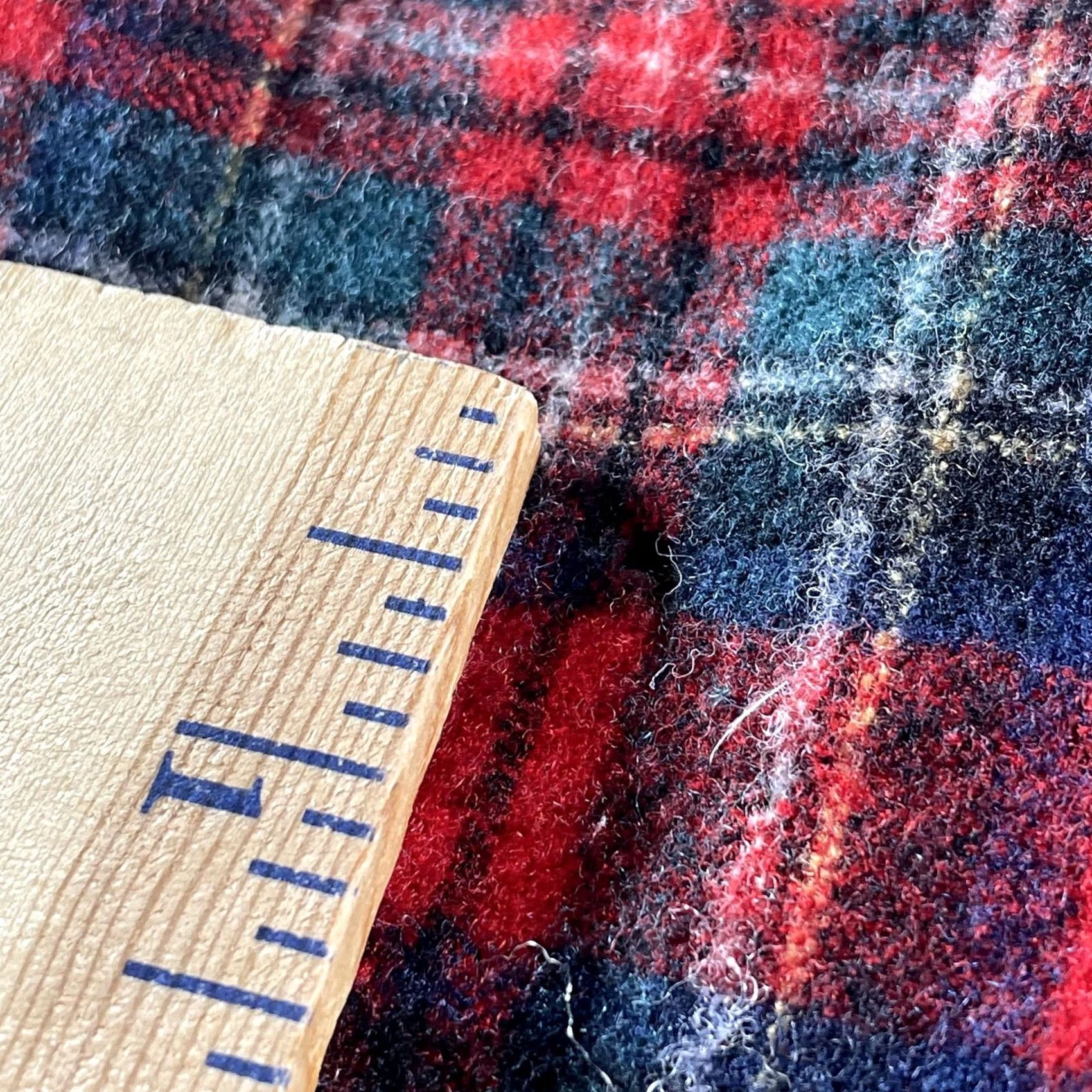 Pendleton VINTAGE Pendleton Shirt Mens Large Red Wool Plaid Flannel Lined Tartan USA 70s Size US L / EU 52-54 / 3 - 5 Thumbnail