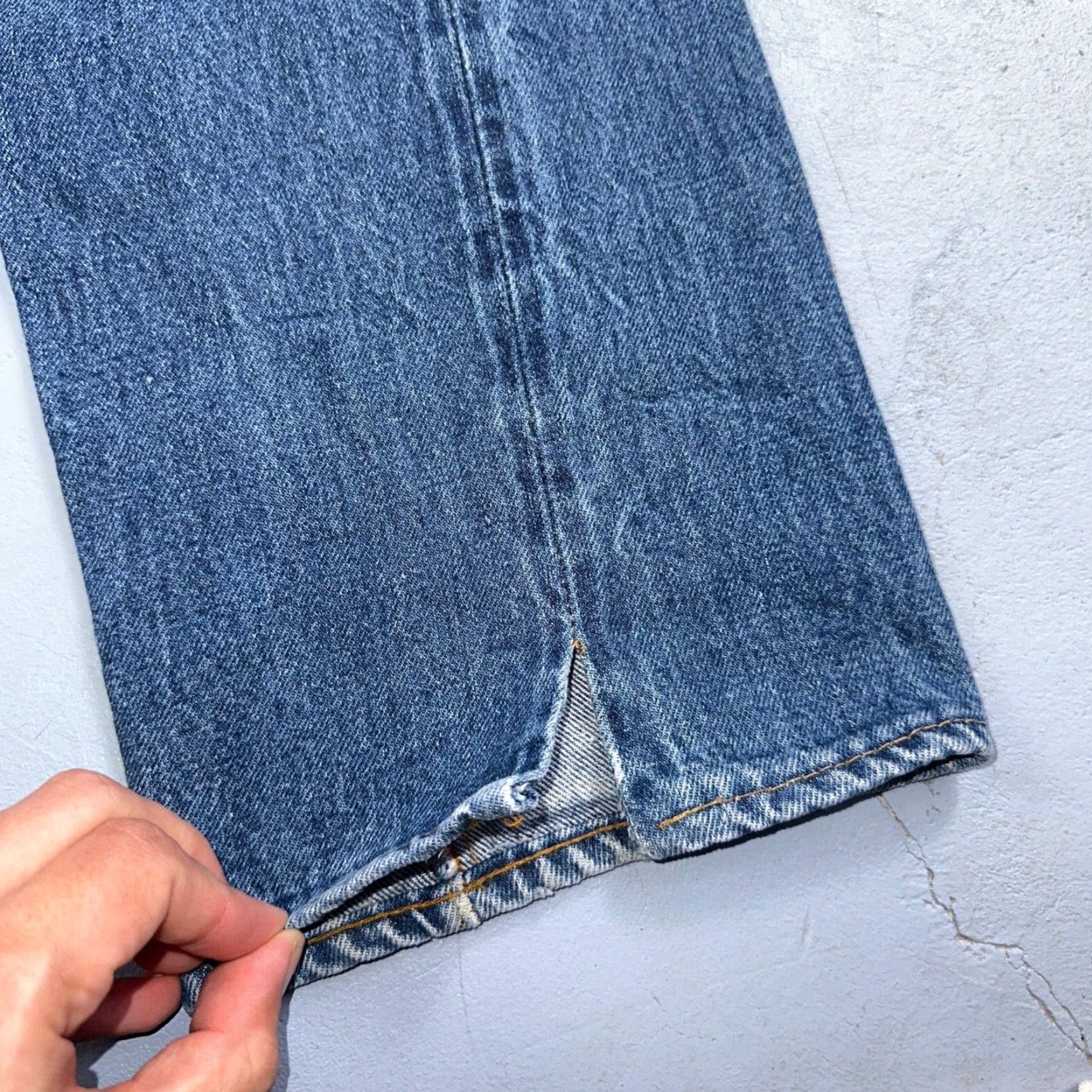 Levi's VINTAGE Levi's 501 Jeans Men 28x36 Blue Denim Straight 80s USA XX Selvedge 501 XX Med Wash 28 36 80s USA Size US 28 / EU 44 - 5 Thumbnail