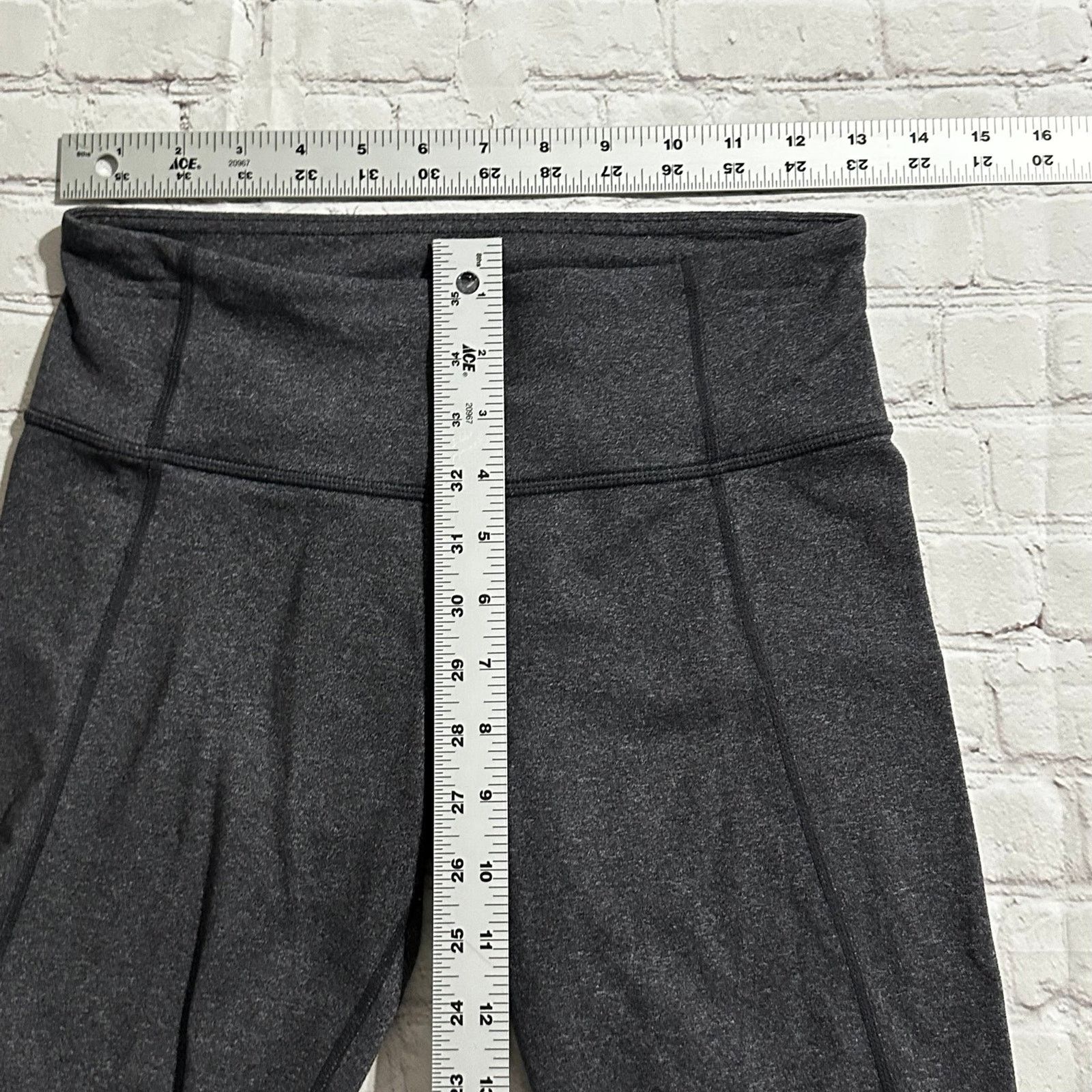 Lululemon Lululemon Capri leggings size 6 Size 28" / US 6 / IT 42 - 6 Thumbnail
