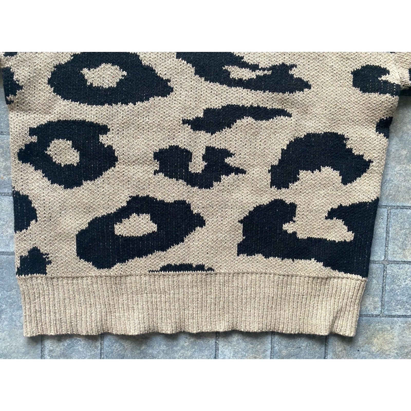 Born Baltic Born WOMENS MEDIUM Sweater Tan + Black Jonas Animal Print NEW WITH TAGS Size M / US 6-8 / IT 42-44 - 3 Thumbnail