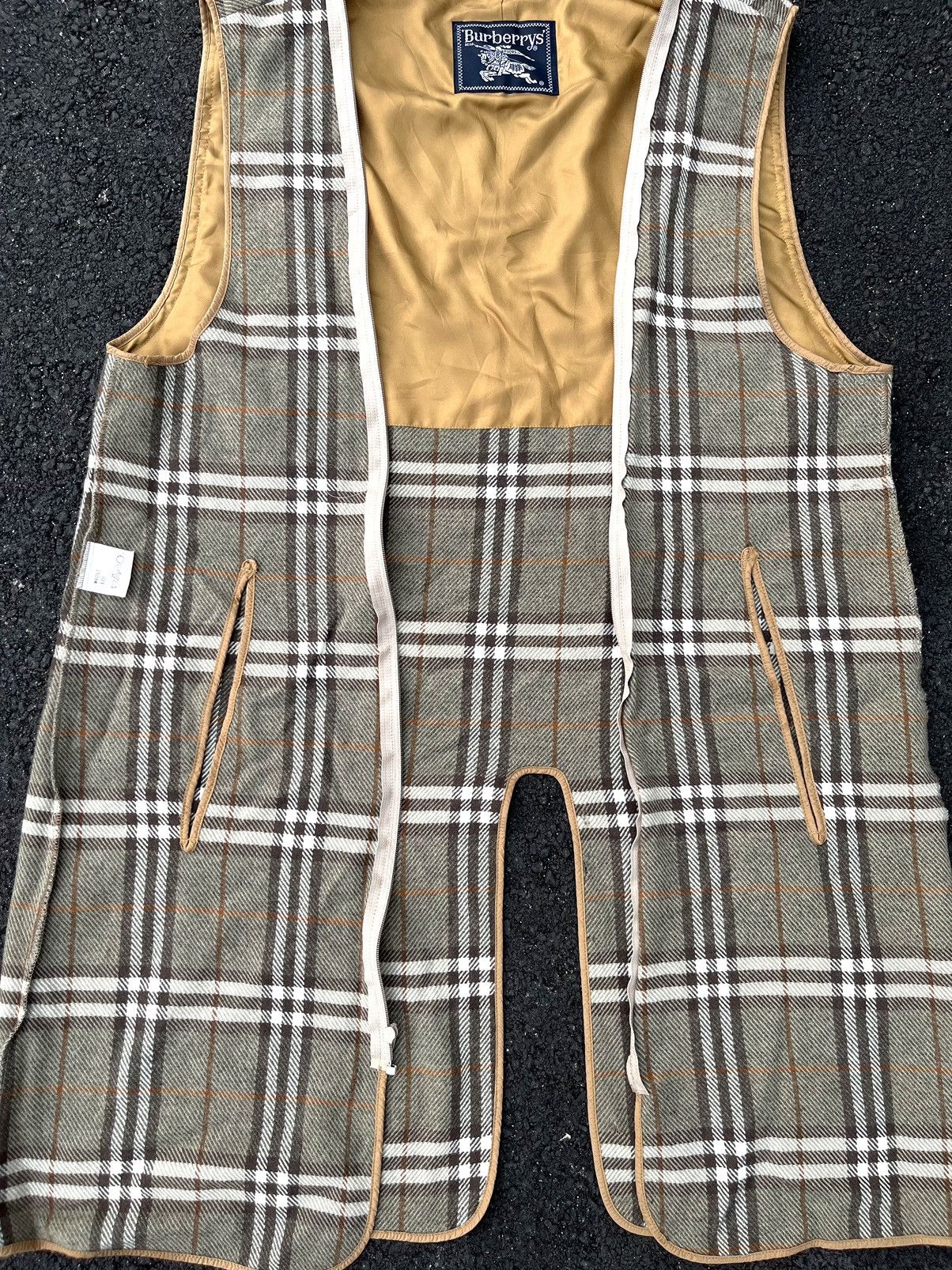 Burberry × Vintage vintage burberry beige nova check wool zip lining vest Size XL / US 12-14 / IT 48-50 - 2 Thumbnail