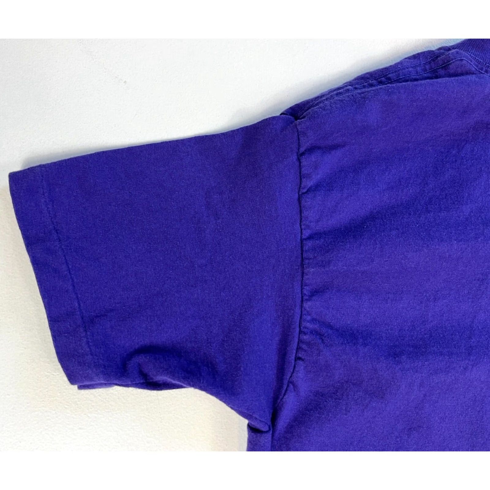 Nutmeg VINTAGE Mens 90s LA Lakers T-Shirt Nutmeg Made in USA Purple Cotton 90s Sports Crew Neck Short Sleeve Size M Mens Size US M / EU 48-50 / 2 - 6 Thumbnail