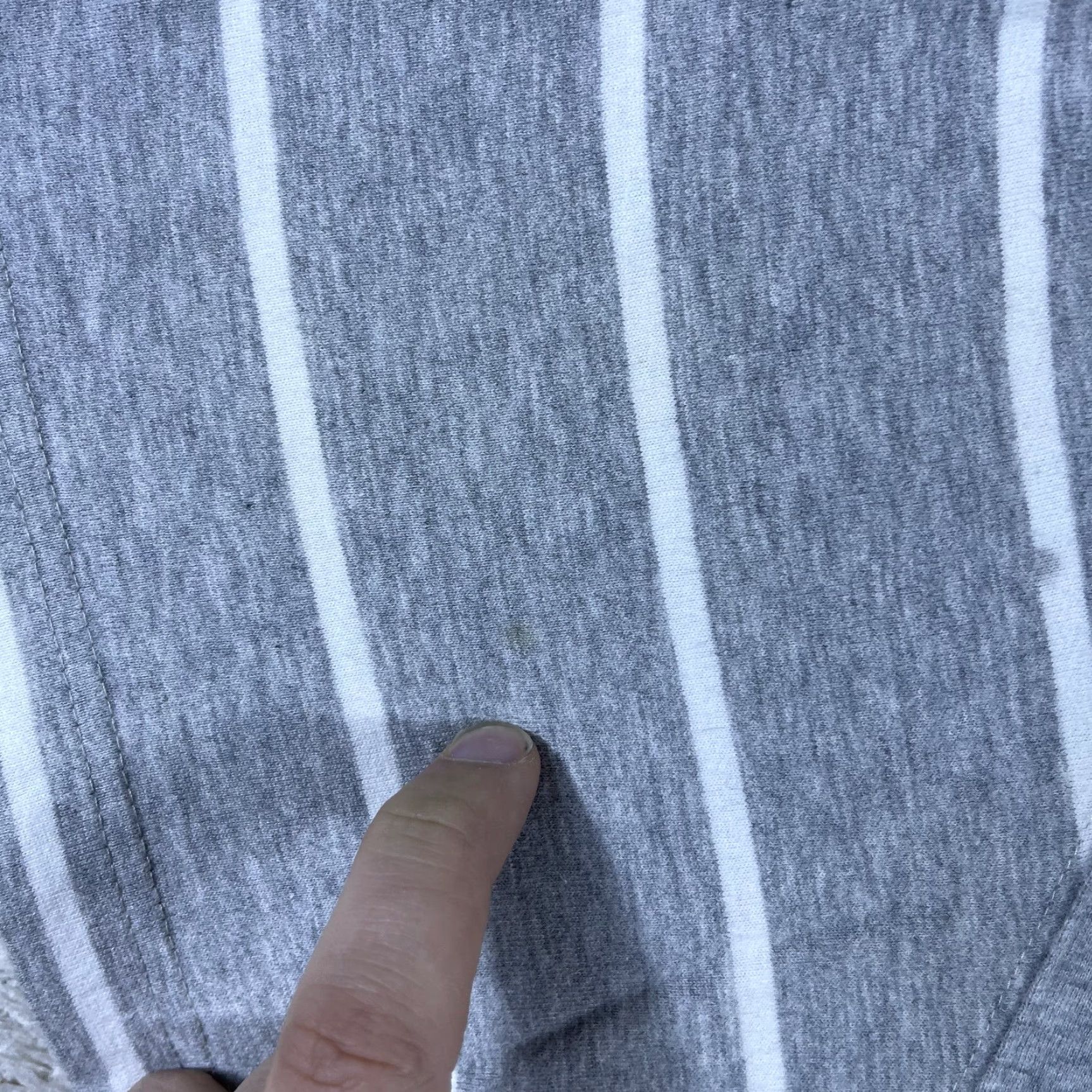 Vintage VINTAGE Grant Thomas 90s Striped T-Shirt Mens M Gray White Surf Skate Y2K Shirt Size US M / EU 48-50 / 2 - 7 Thumbnail