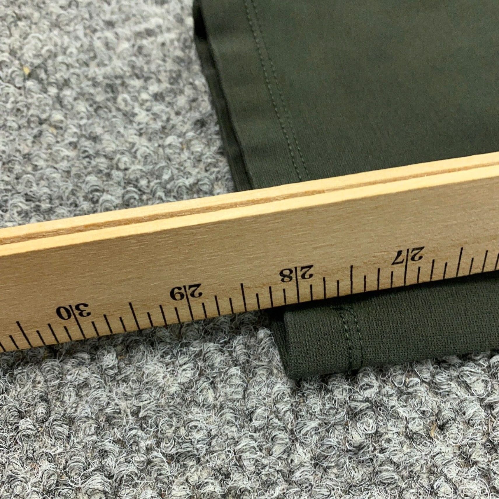 Vintage Liverpool Pants Women Size 12 Green Mid Rise Stretch Business Casual Ankle Zip Pockets Liverpool Women’s Pants 12 Green Stretch Office Workwear Size 34" / US 12 / IT 48 - 6 Thumbnail