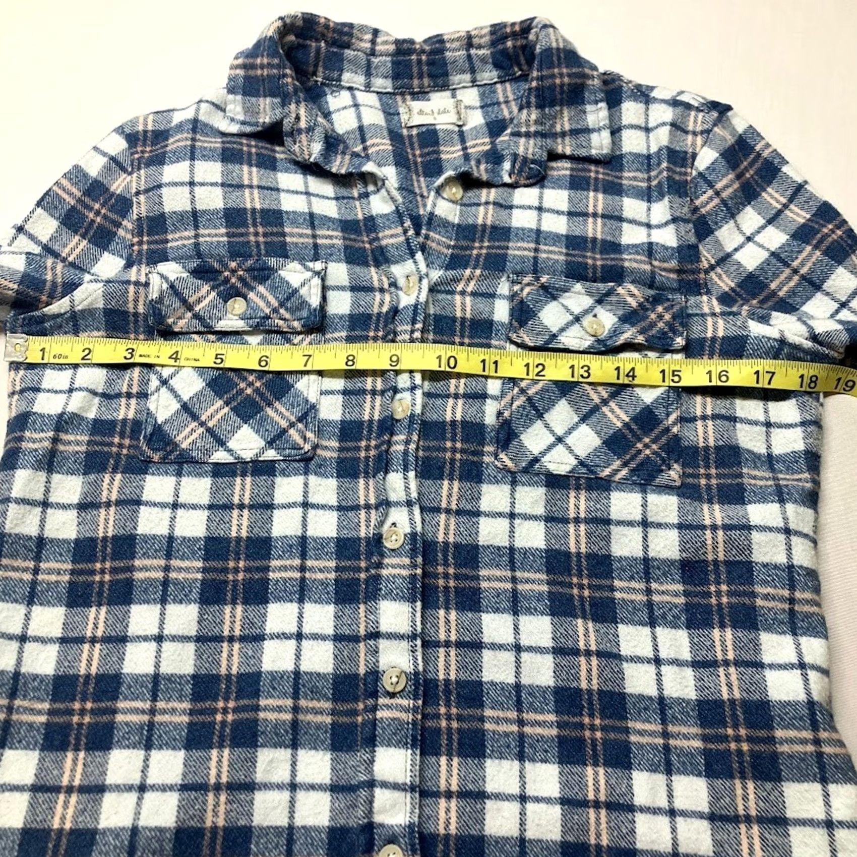 Vintage VINTAGE Altar'd State Flannel Shirt blue Plaid Long Sleeve Boyfriend Fit Shirt Size S Size S / US 4 / IT 40 - 6 Thumbnail