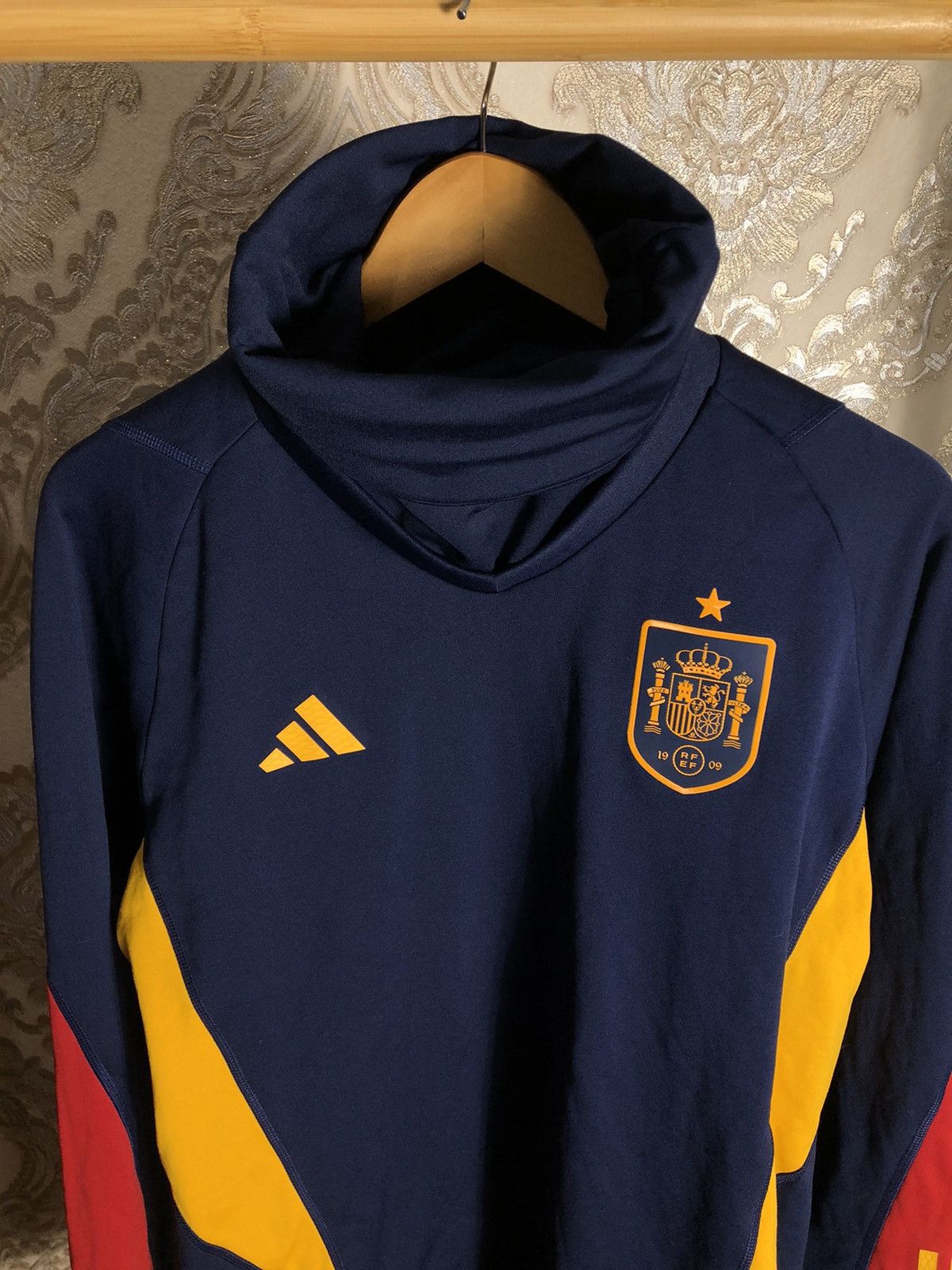 Adidas VINTAGE ADIDAS SPAIN SOCCER JERSEY BARCELONA RETRO Y2K 90s Size US L / EU 52-54 / 3 - 2 Thumbnail