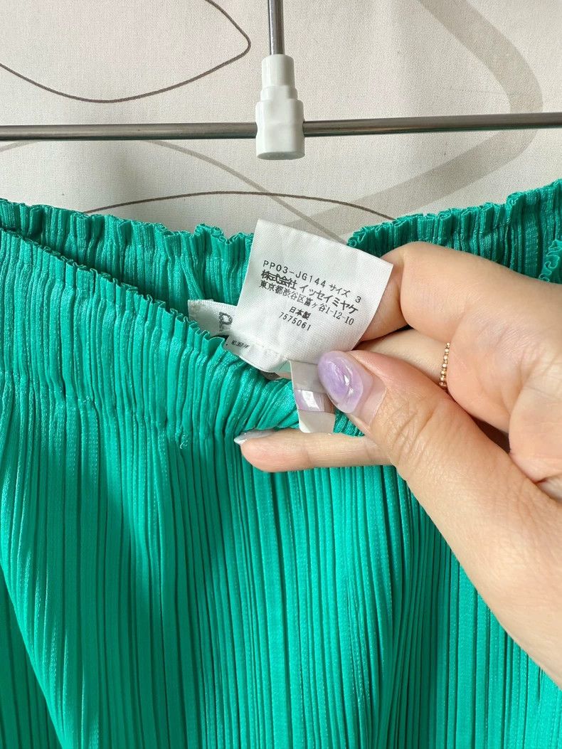 Issey Miyake Issey Miyake size:3 Green slit skirt Size 42" / US 20 - 4 Thumbnail