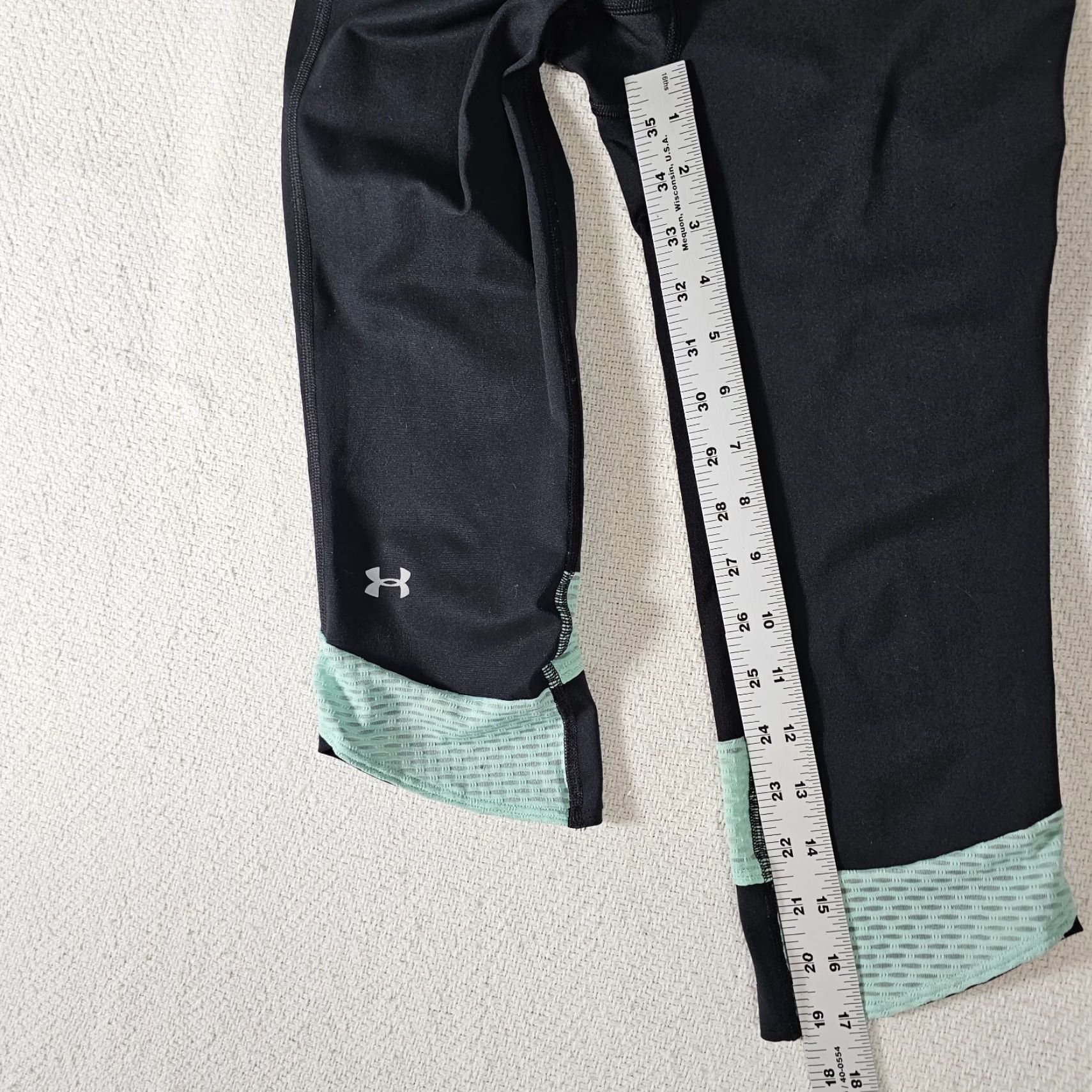 Under Armour Under Armour Capri Pants Women's Small Fly-By Compression Back Zipper Black Size 32" / US 10 / IT 46 - 7 Thumbnail