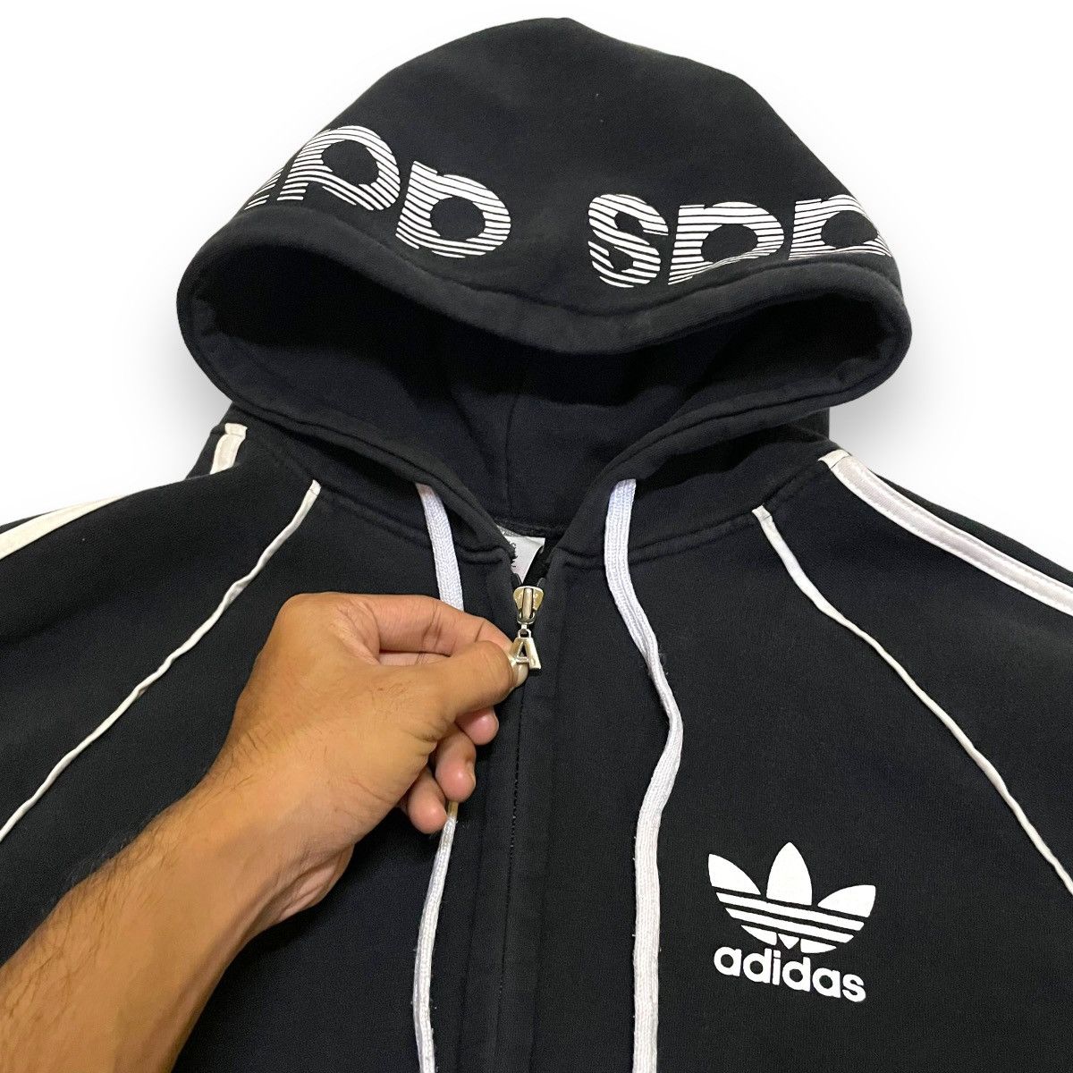 Adidas VINTAGE ADIDAS TREFOIL BIG LOGO HOODIE SWEATER Size US L / EU 52-54 / 3 - 4 Thumbnail
