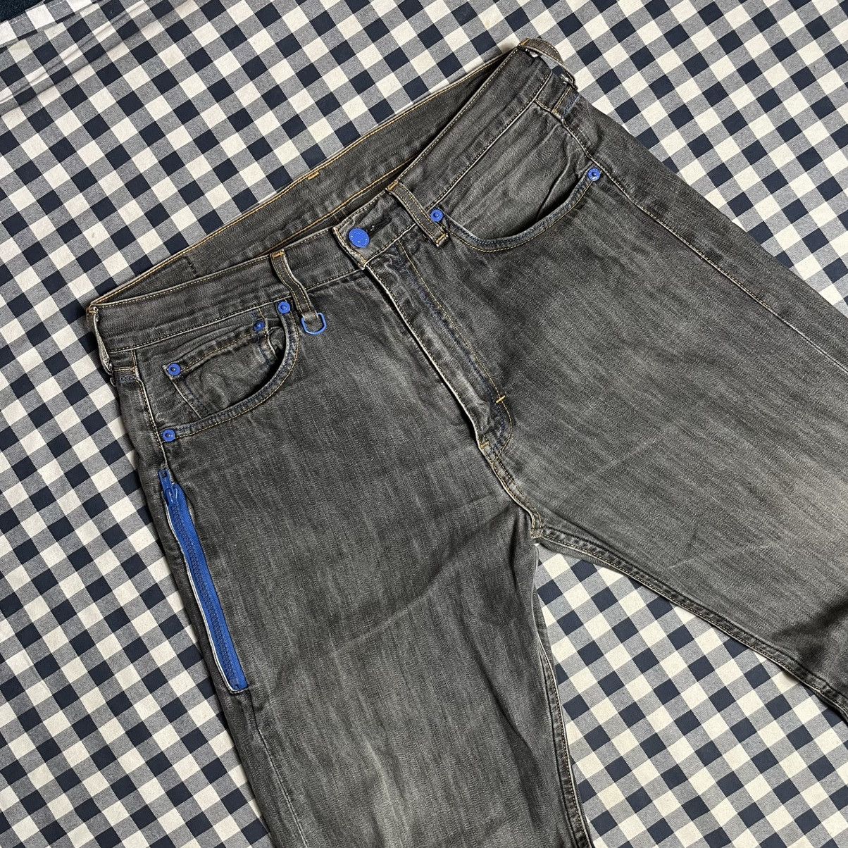 Fragment Design × Levi's Jeans Levi’s X Fragment Design selvedge skull logo Size US 32 / EU 48 - 2 Thumbnail