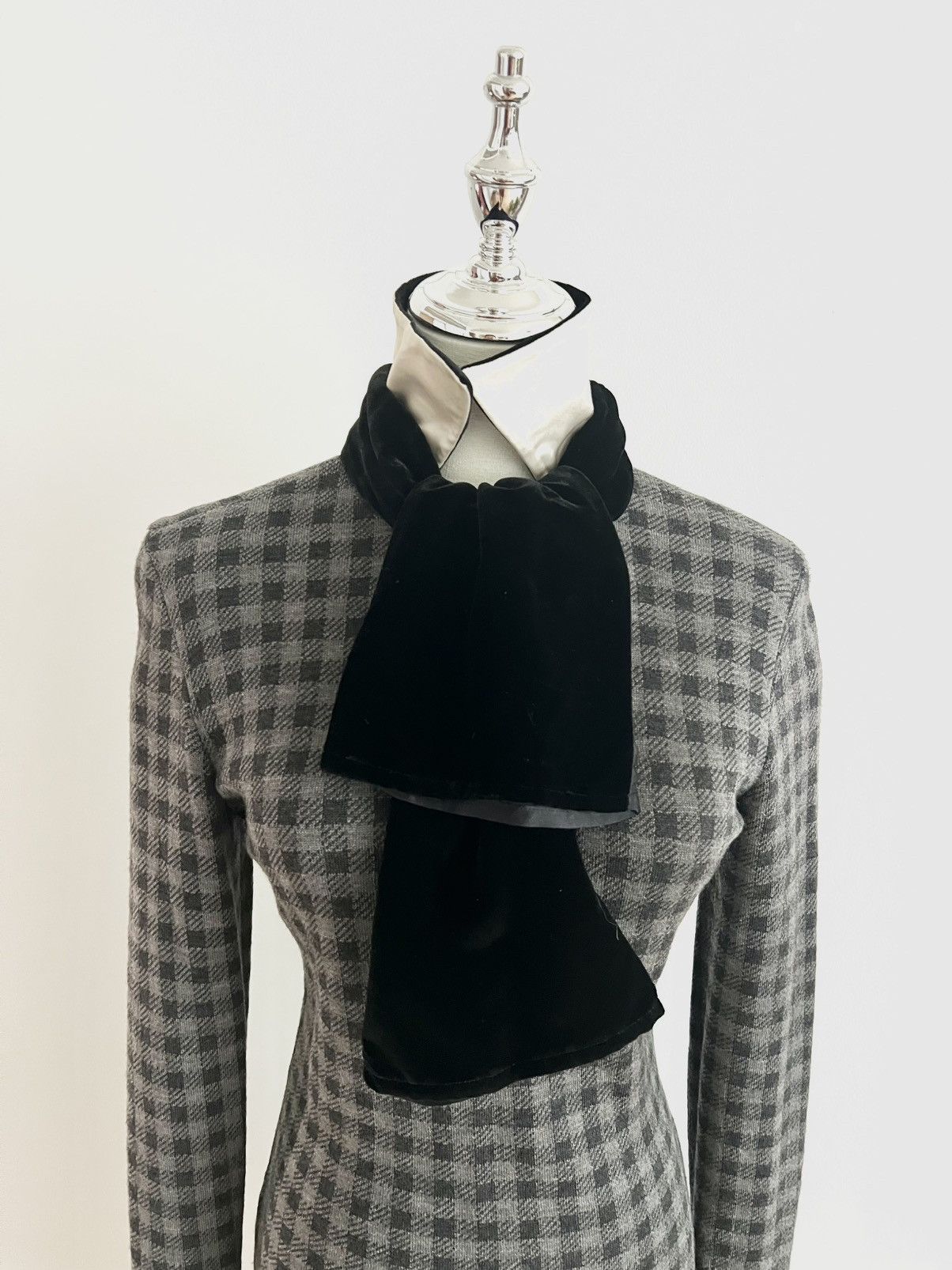 Gianfranco Ferre Gianfranco Ferré 1990s Wool Dress Grey Check Size XS / US 0-2 / IT 36-38 - 7 Thumbnail