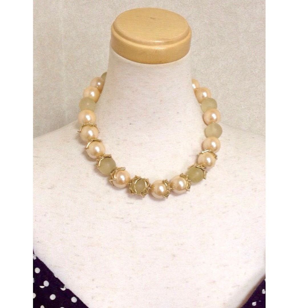 Givenchy MINT. Vintage Givenchy large white faux pearl necklace Size ONE SIZE - 5 Thumbnail